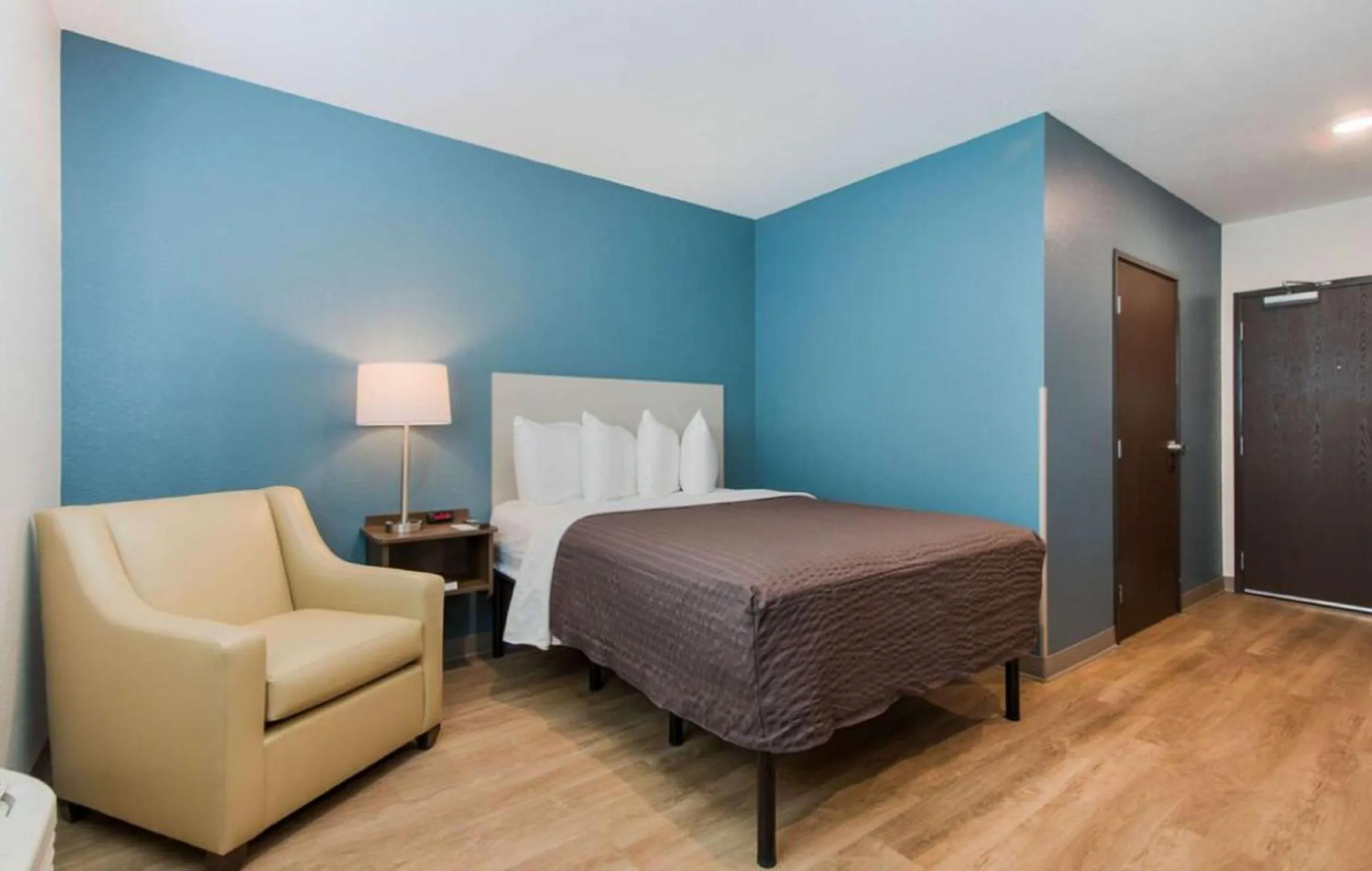 Photo of the whole room, Bed in WoodSpring Suites Allentown