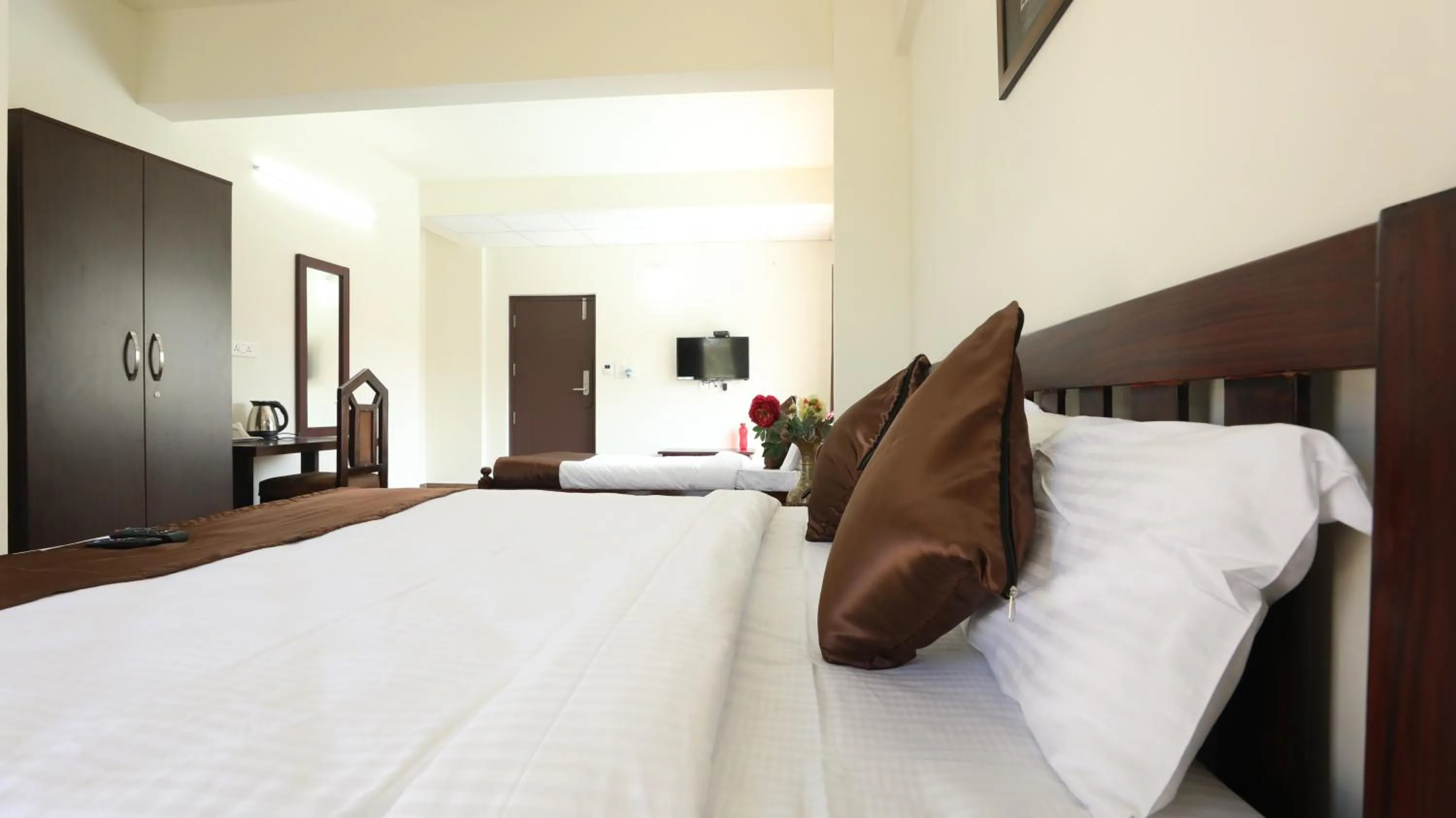 Bedroom, Bed in Hotel Coffee Bean