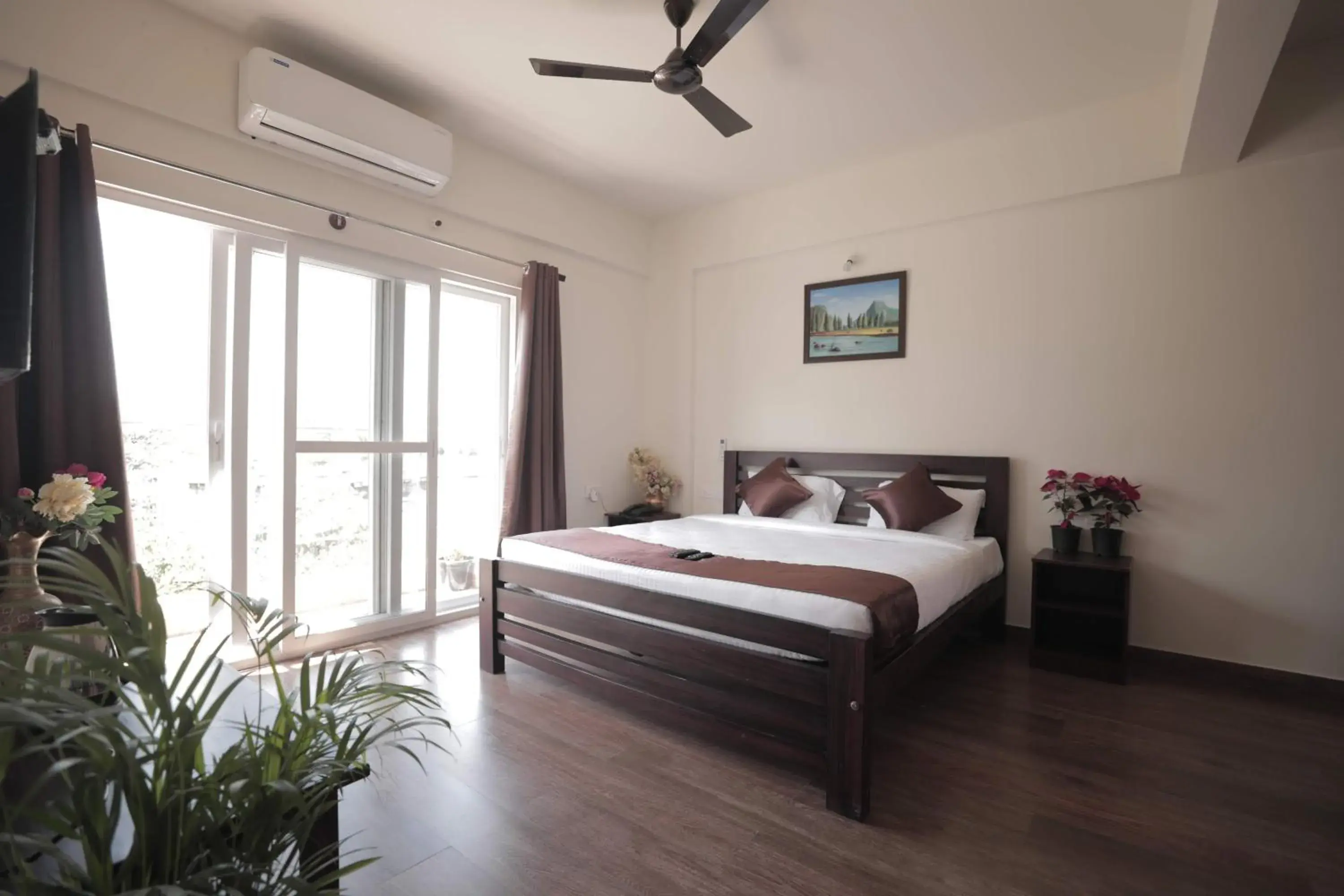 View (from property/room), Bed in Hotel Coffee Bean View (from property/room), Bed in Hotel Coffee Bean