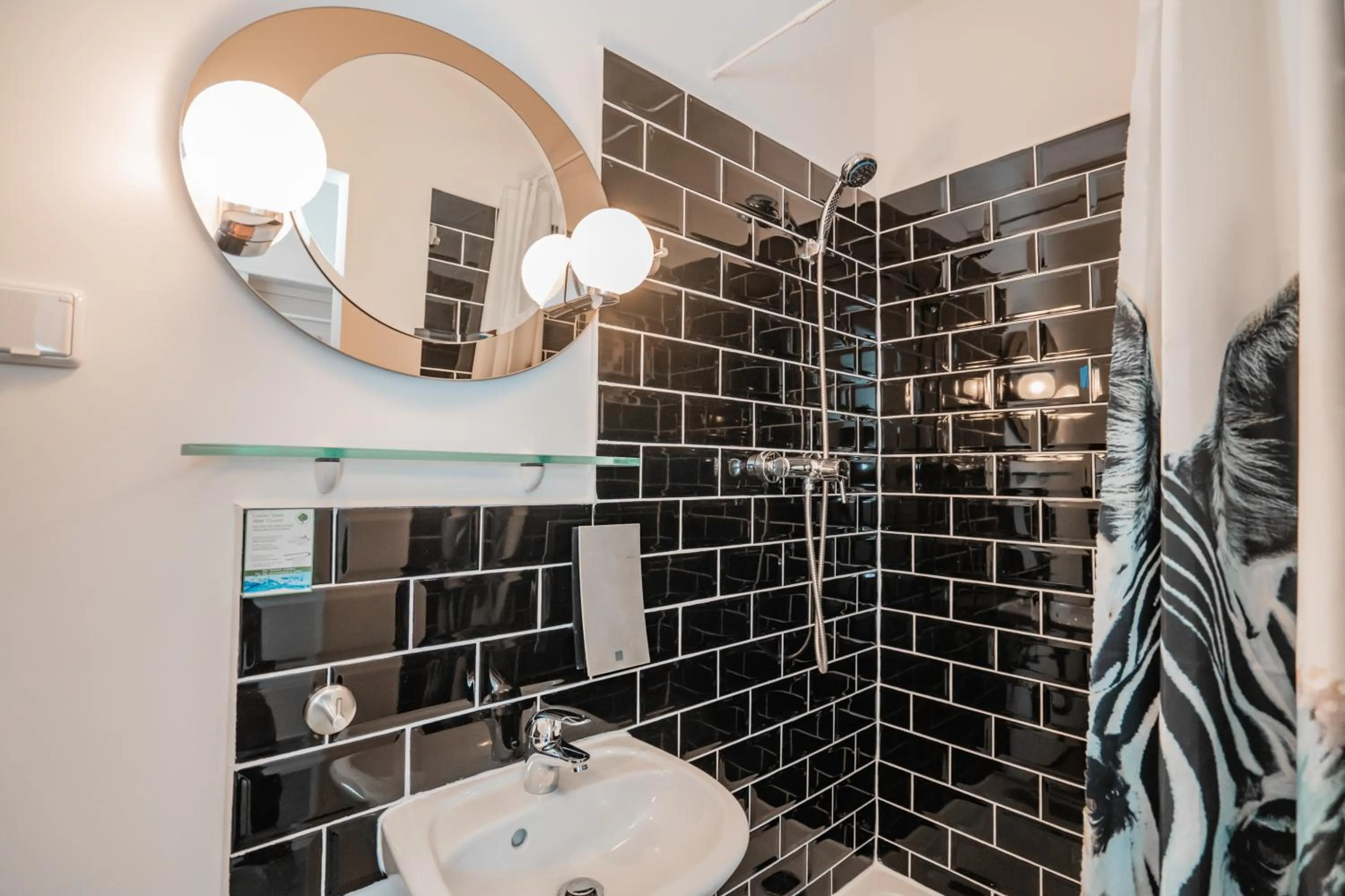 Bathroom in Motel Home Berlin