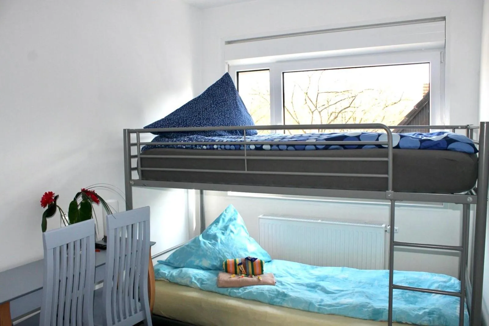 Photo of the whole room, Bed in Motel Home Berlin