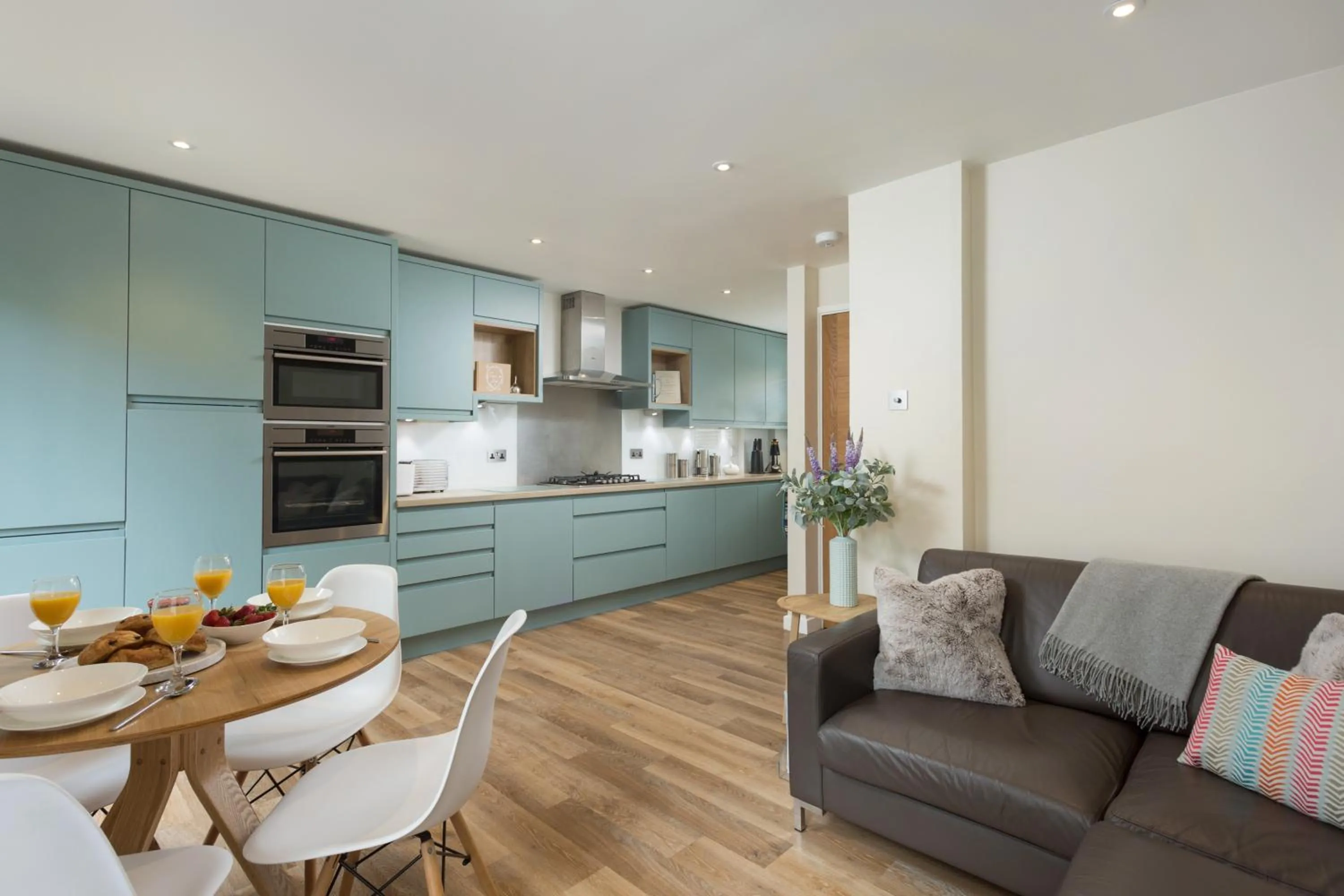 12 Pear Tree House