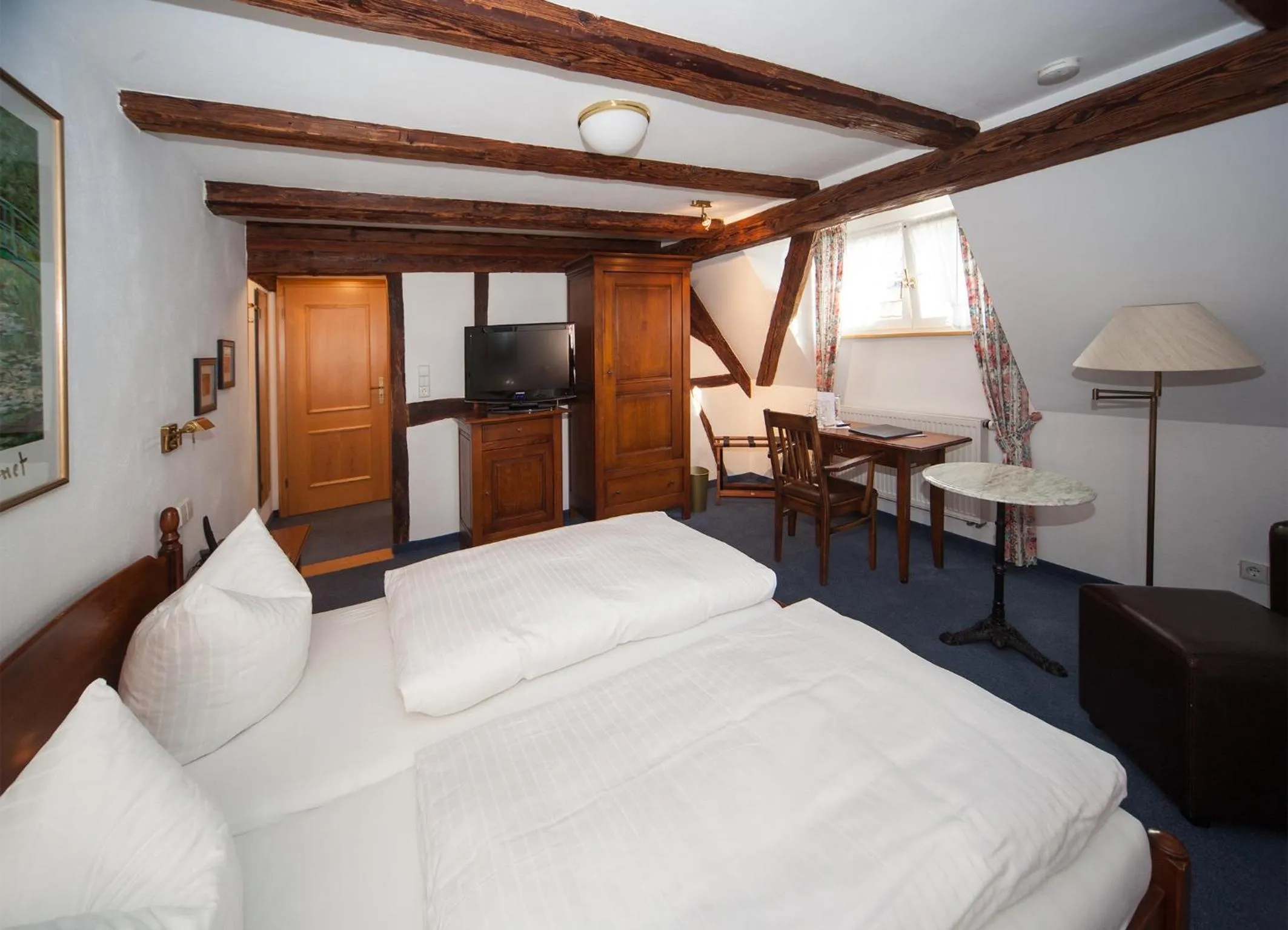 Bedroom, Bed in Hotel Engel