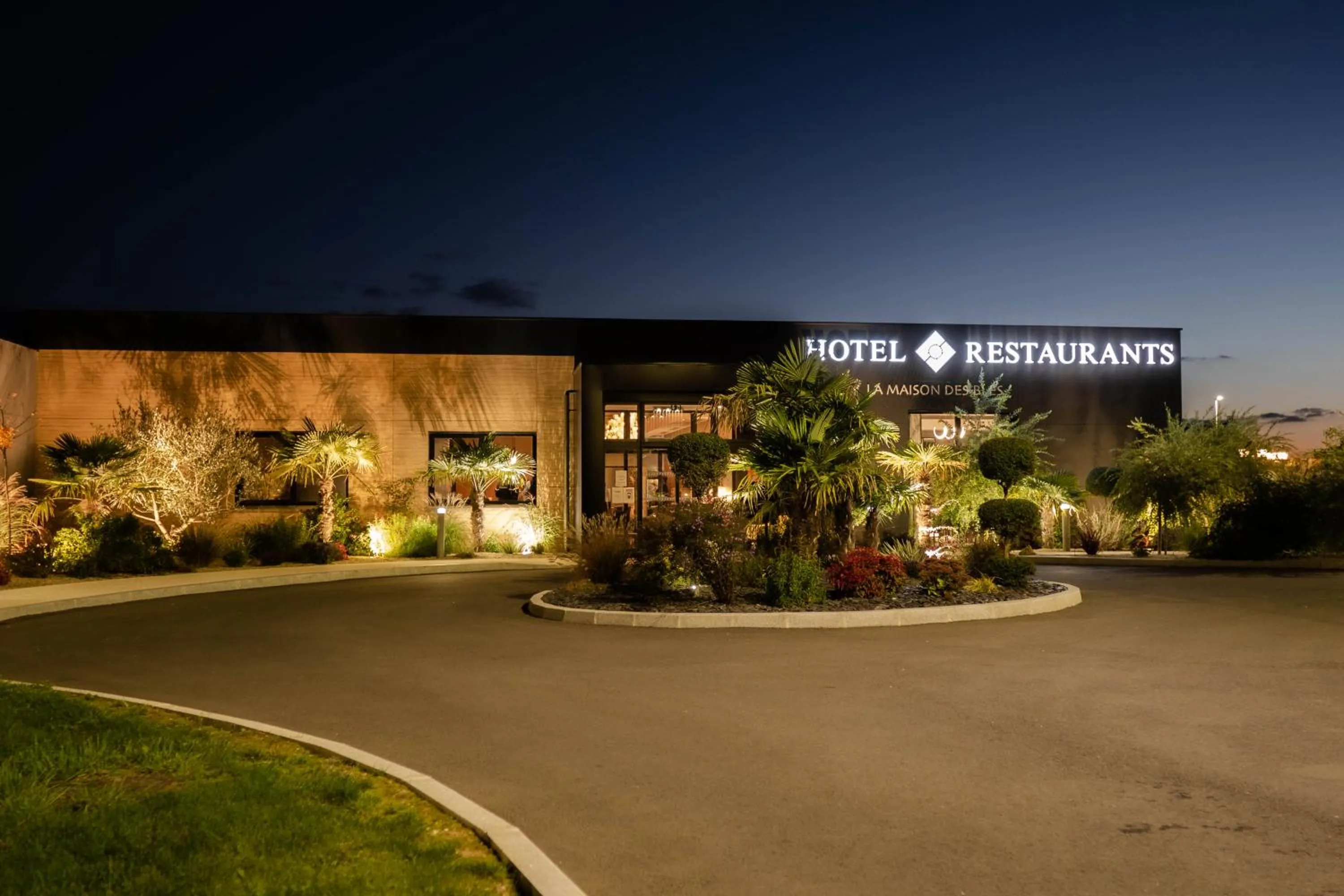 Property building in Hôtel & Restaurant La maison des blés