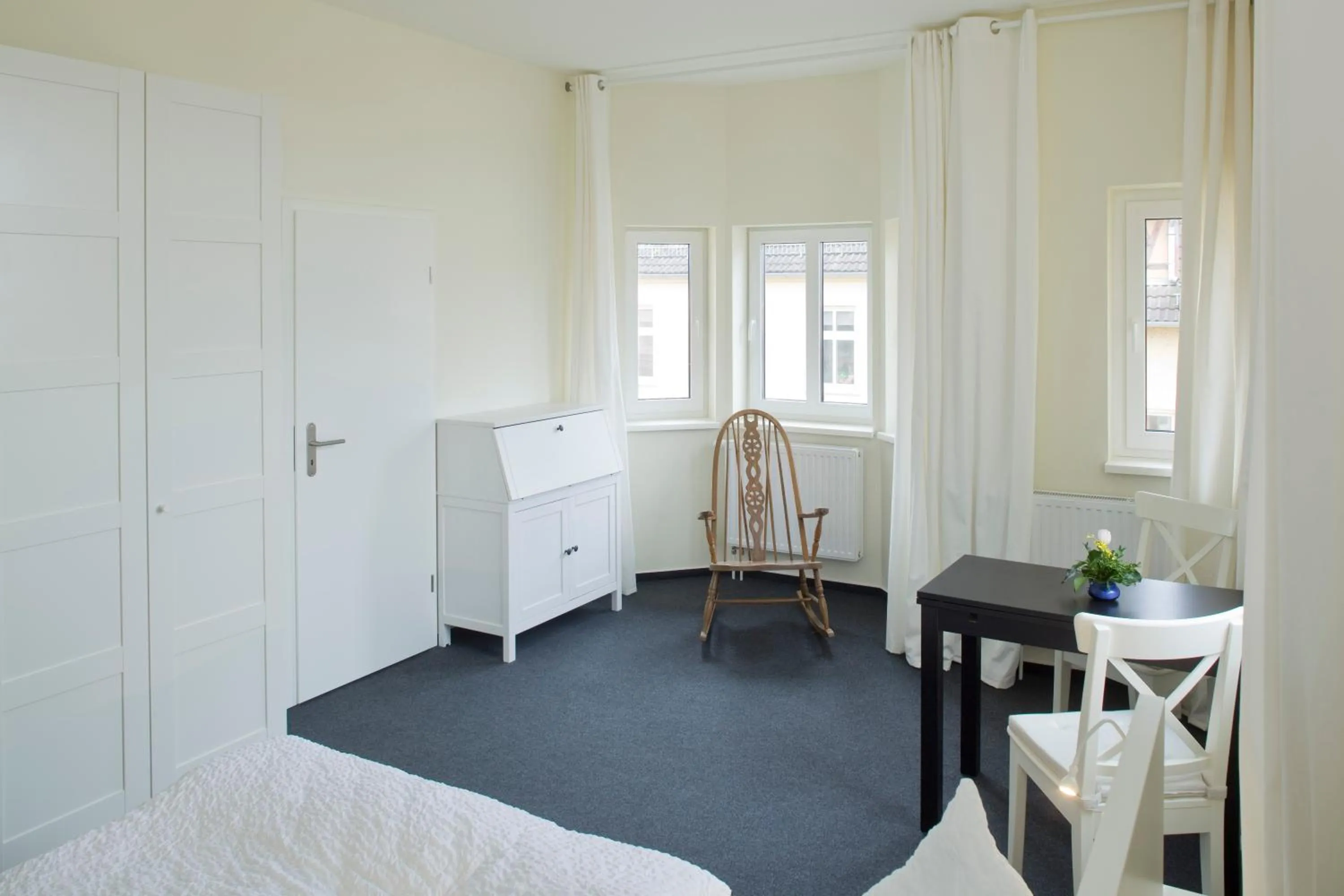 Seating area, Bed in Kulturgasthof Alte Reederei