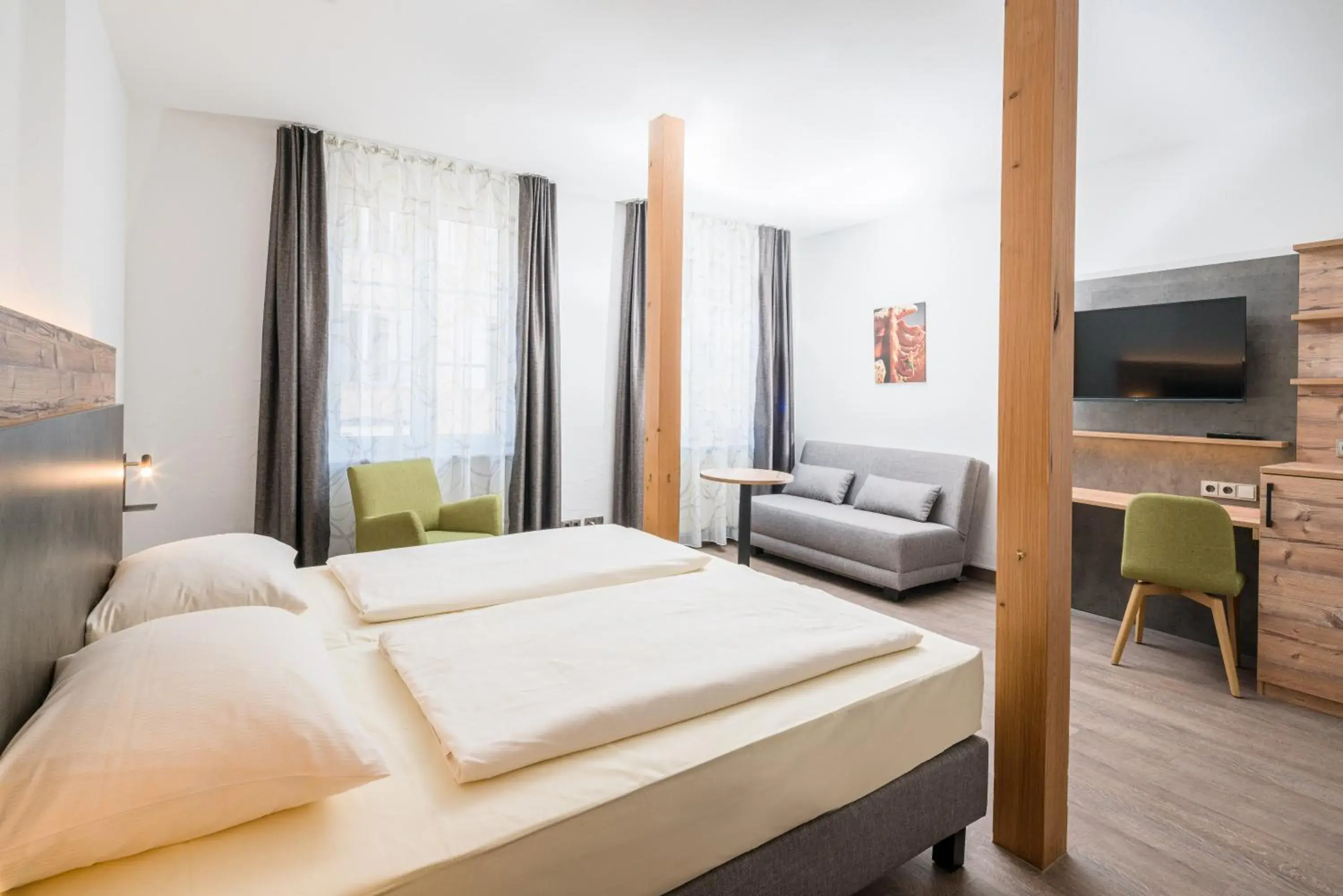 Double Room with Extra Bed - single occupancy in Hotel Café Adler 24h self check in Double Room with Extra Bed - single occupancy in Hotel Café Adler 24h self check in