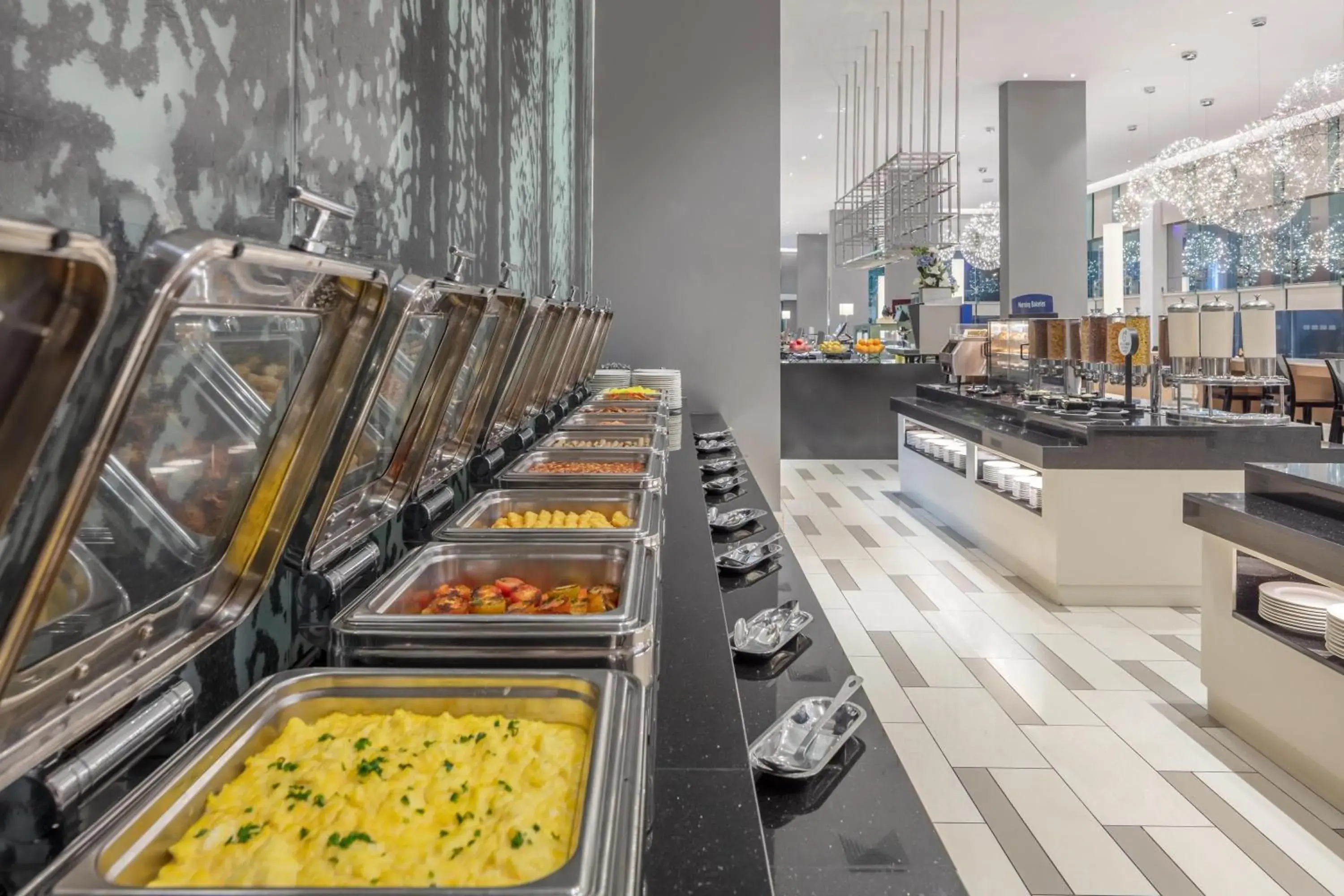 Property building in Holiday Inn Express Kota Kinabalu City Centre by IHG Property building in Holiday Inn Express Kota Kinabalu City Centre by IHG