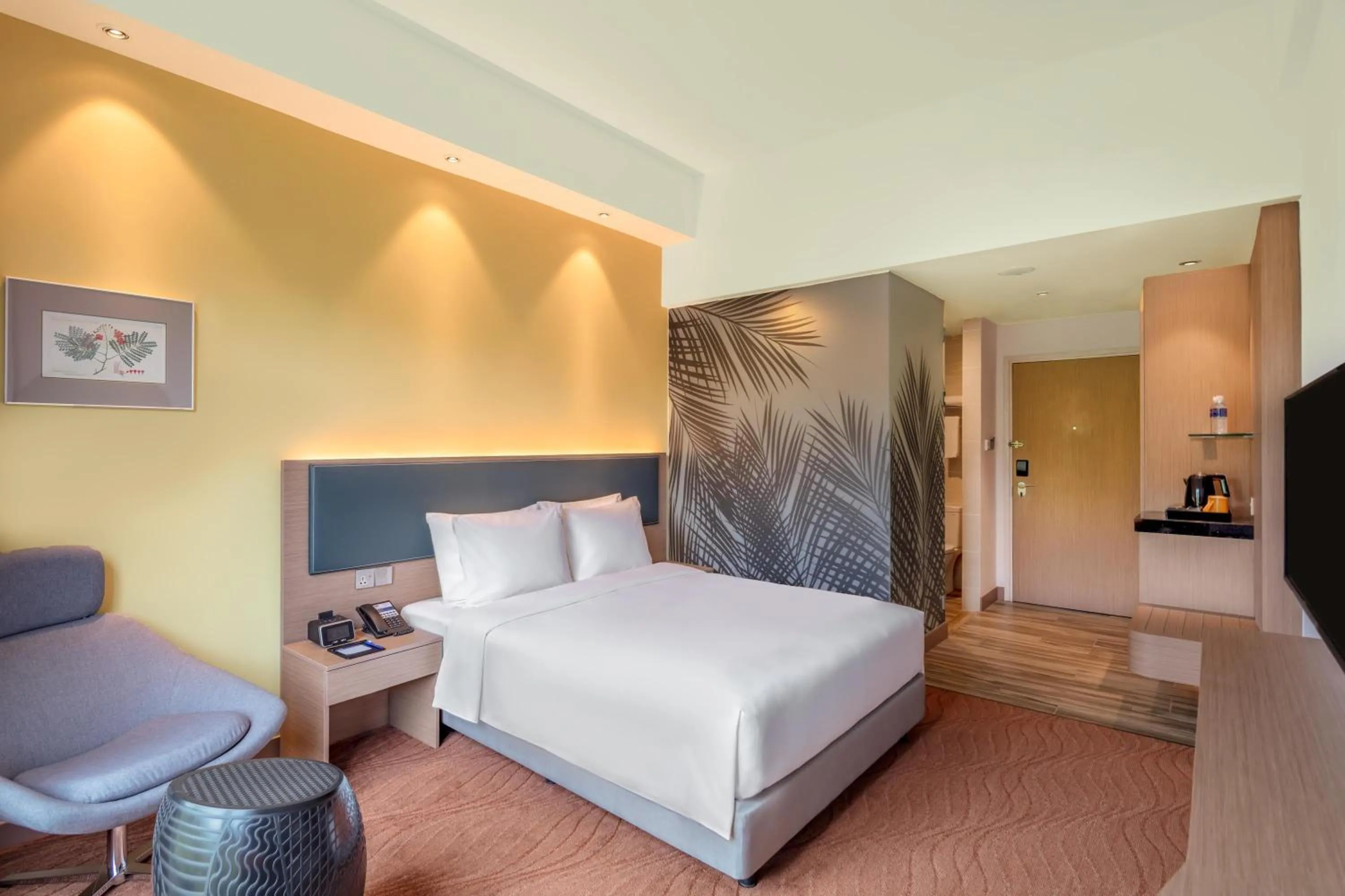 Bedroom, Bed in Holiday Inn Express Kota Kinabalu City Centre by IHG