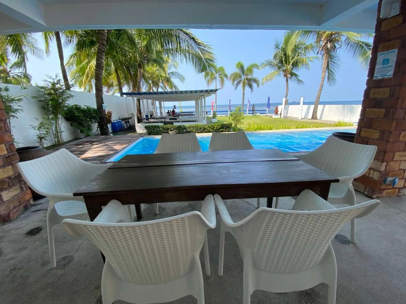 Dining area in Brizo Hotel and Beach Resort Bataan
