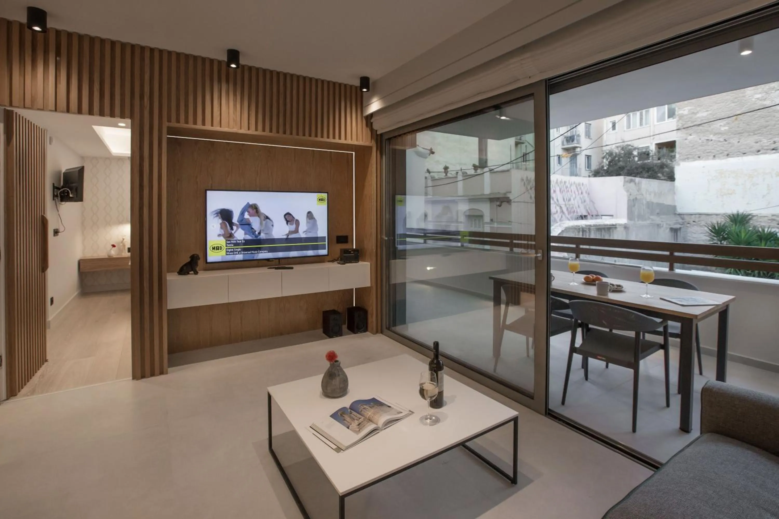 TV and multimedia in Acropolis Golden Suites by GHH