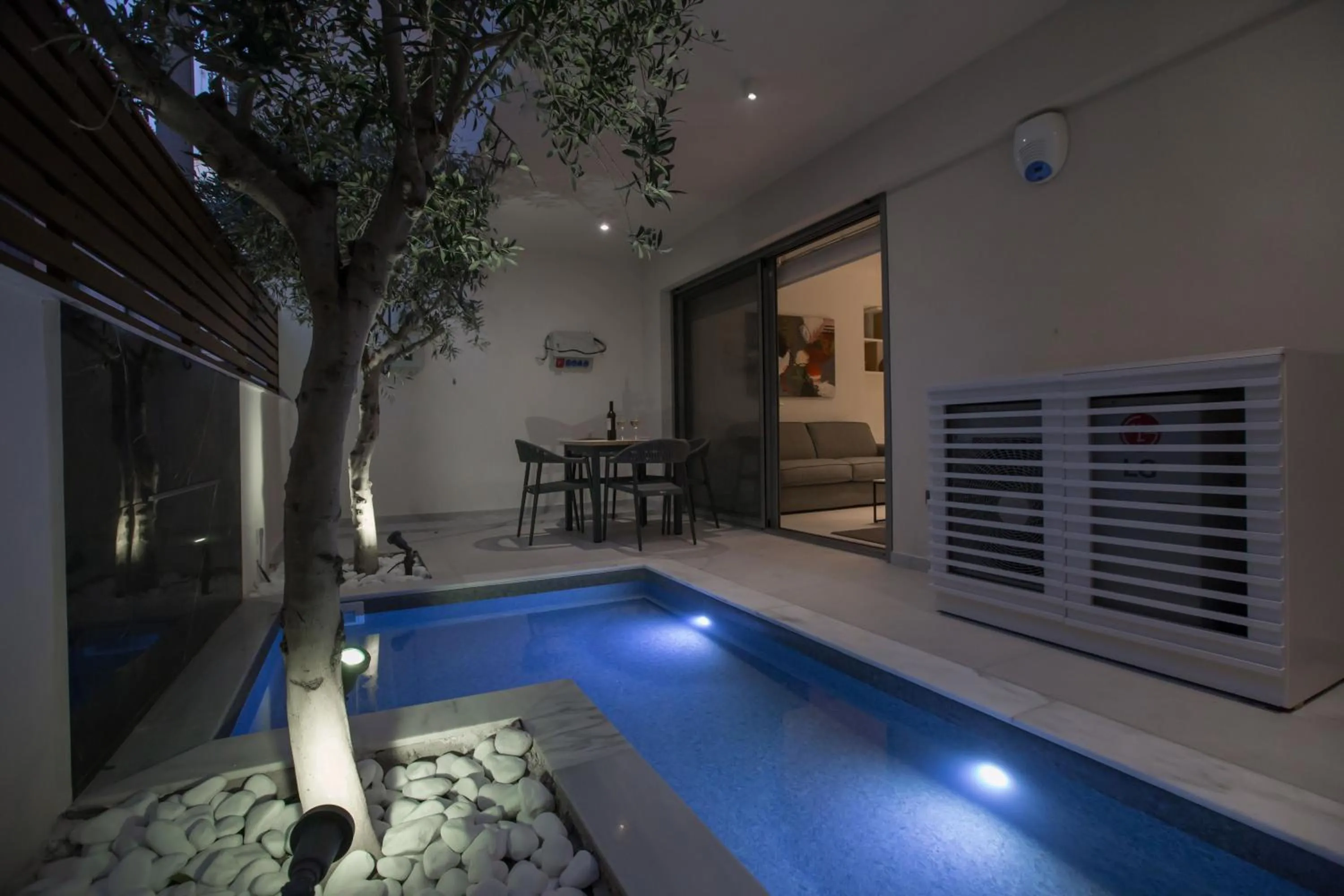 Garden in Acropolis Golden Suites by GHH