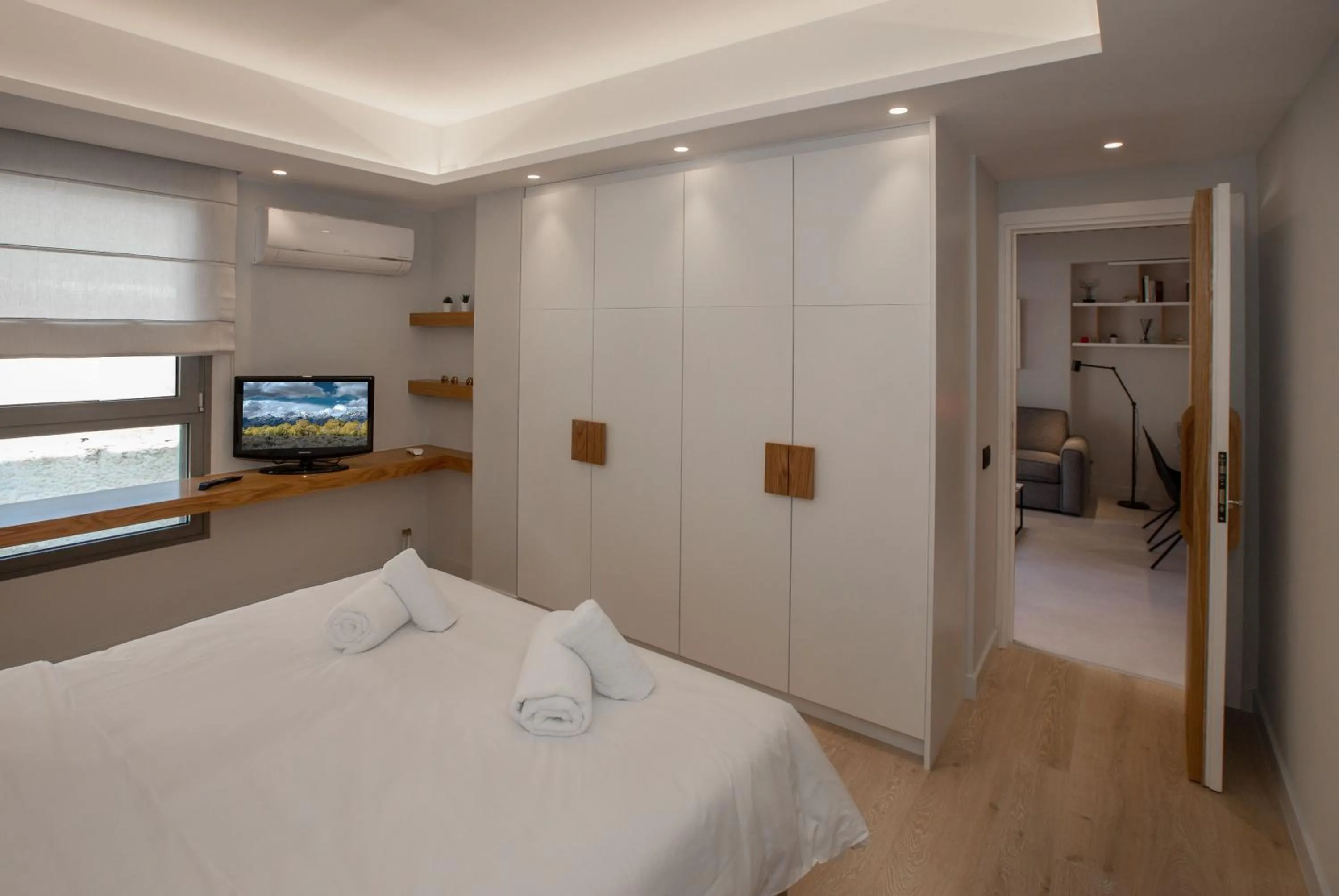 Photo of the whole room, Bed in Acropolis Golden Suites by GHH