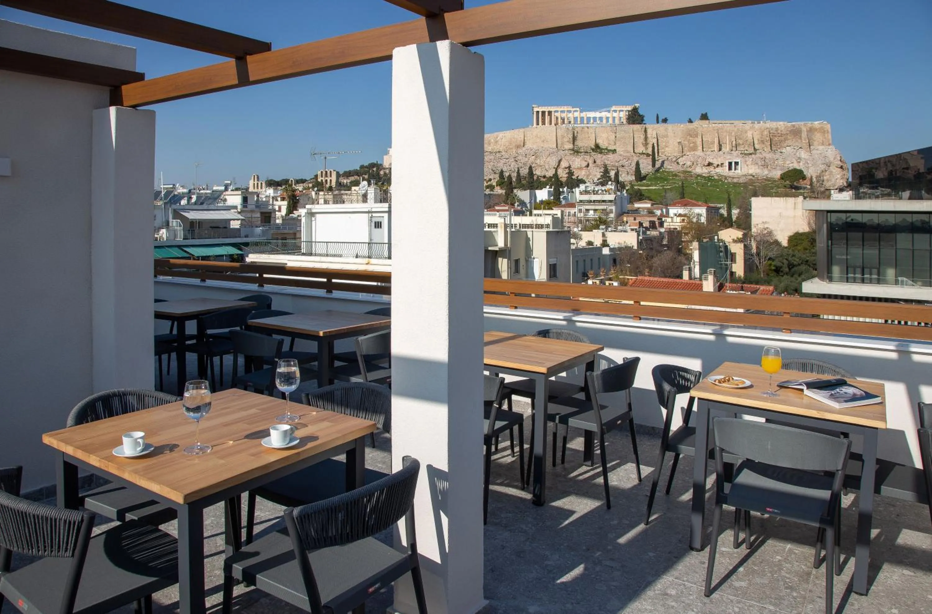 Patio in Acropolis Golden Suites by GHH
