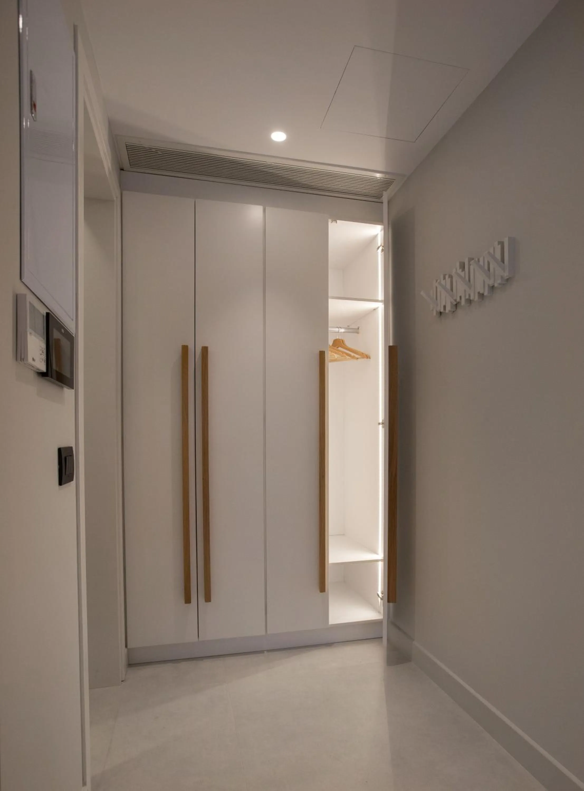 Area and facilities in Acropolis Golden Suites by GHH