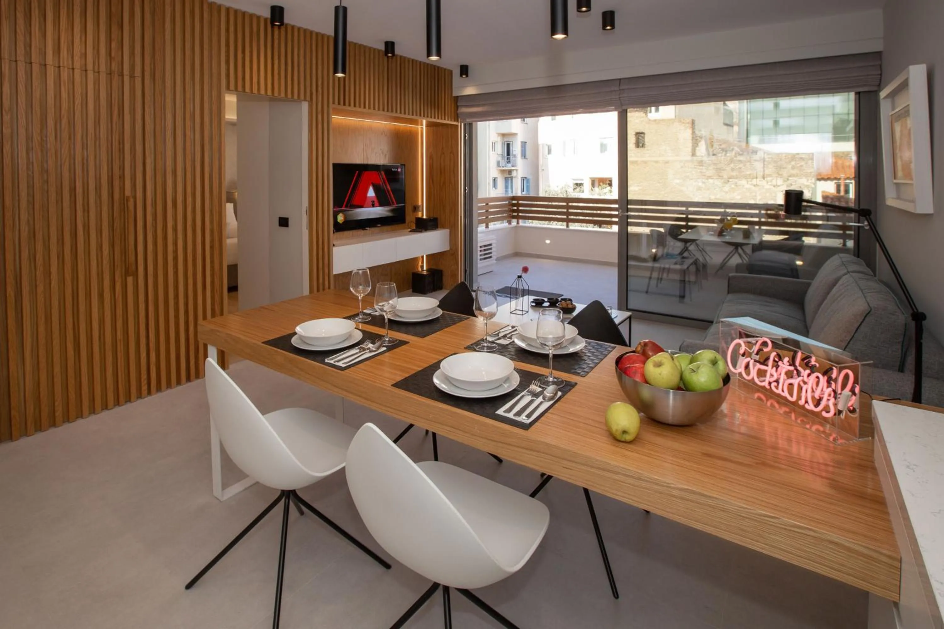 Dining area in Acropolis Golden Suites by GHH