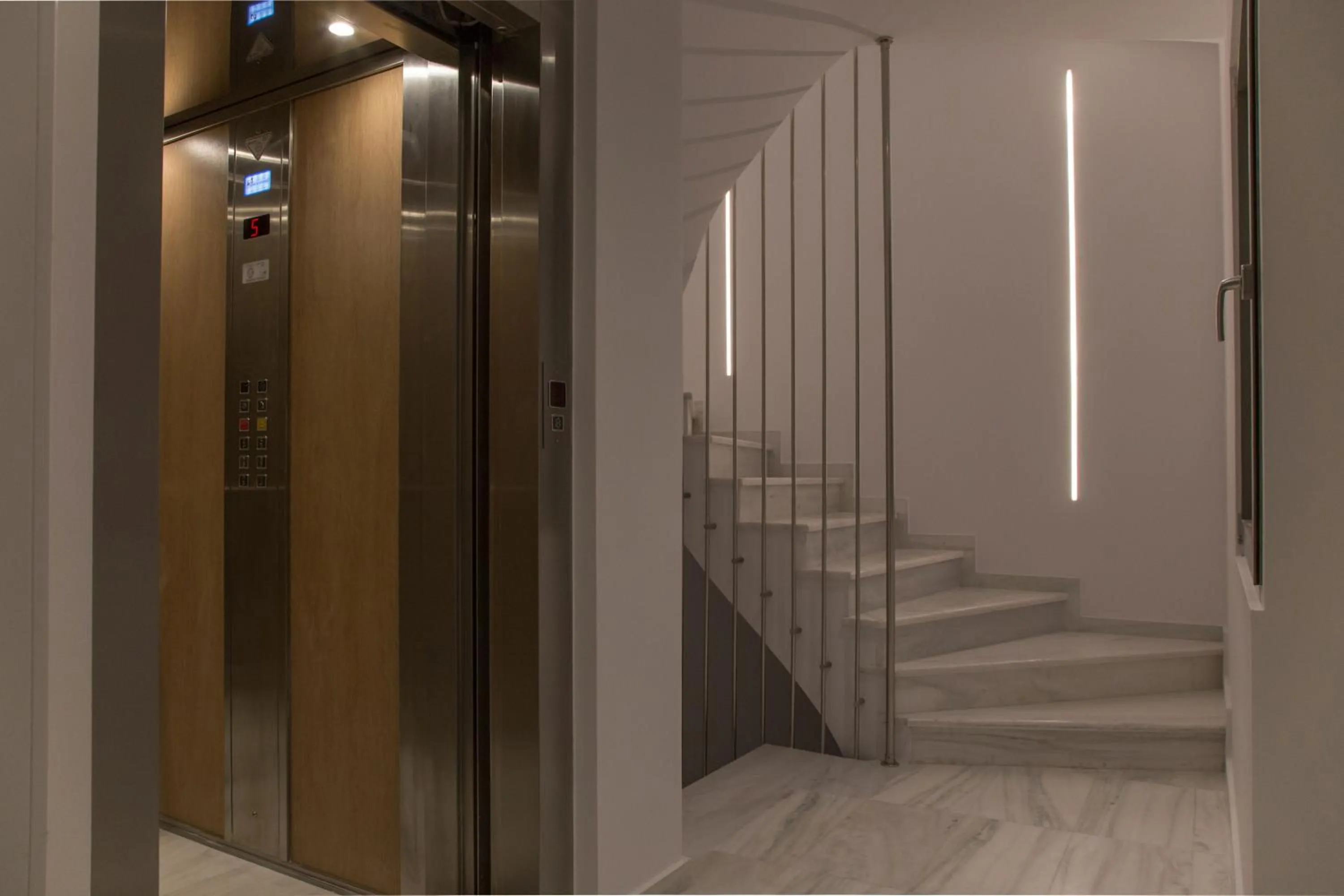 Area and facilities in Acropolis Golden Suites by GHH