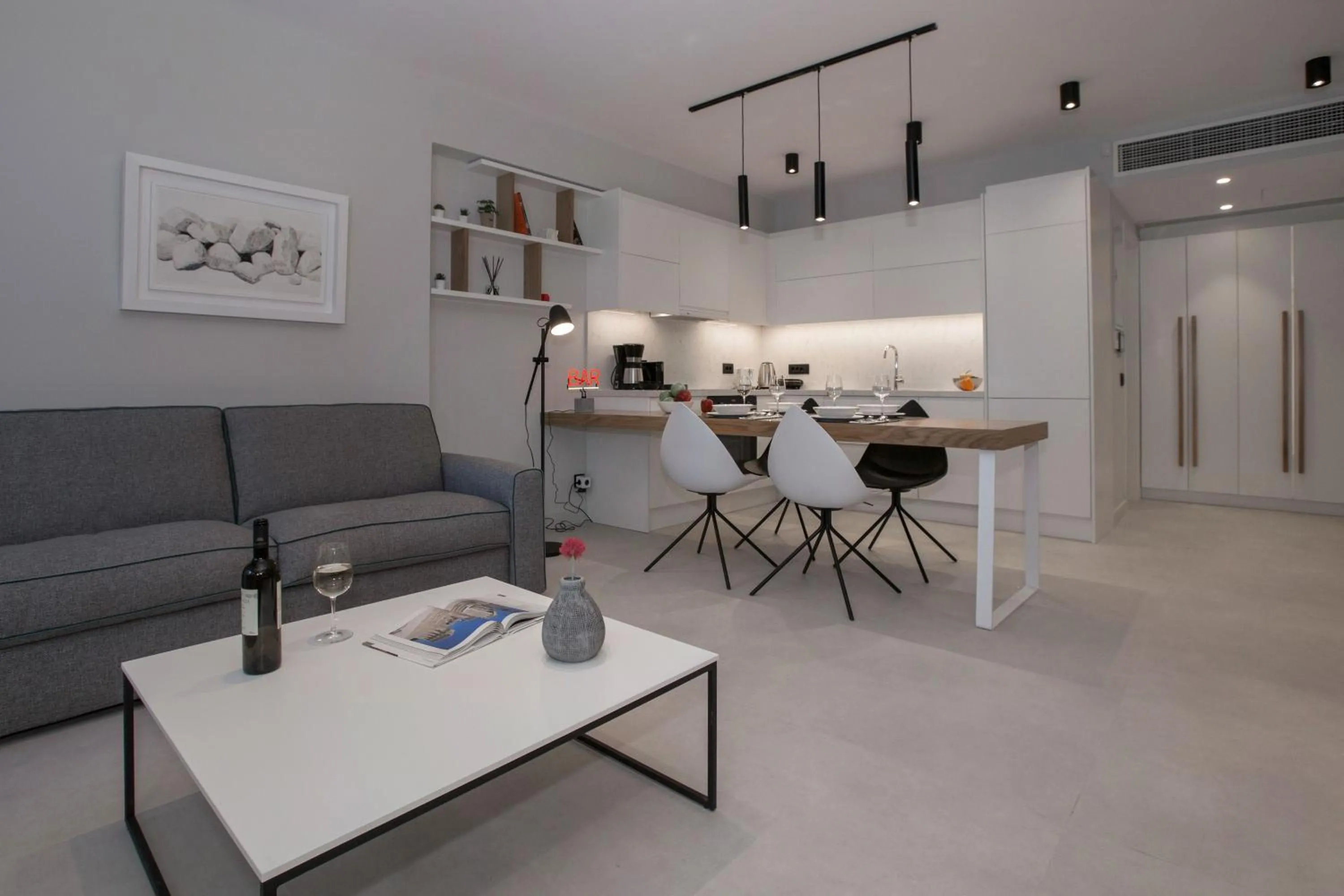 Living room in Acropolis Golden Suites by GHH