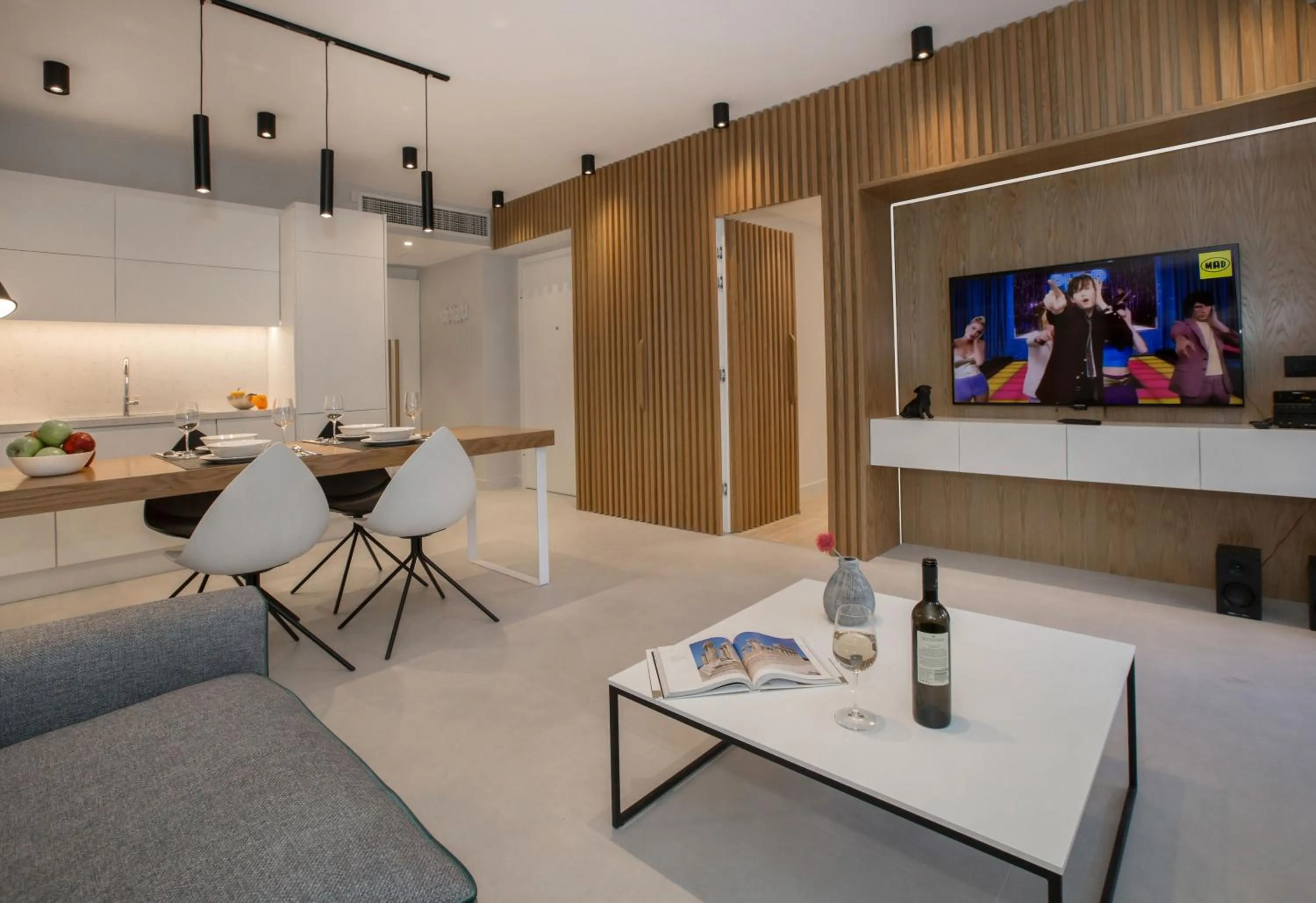 Living room in Acropolis Golden Suites by GHH