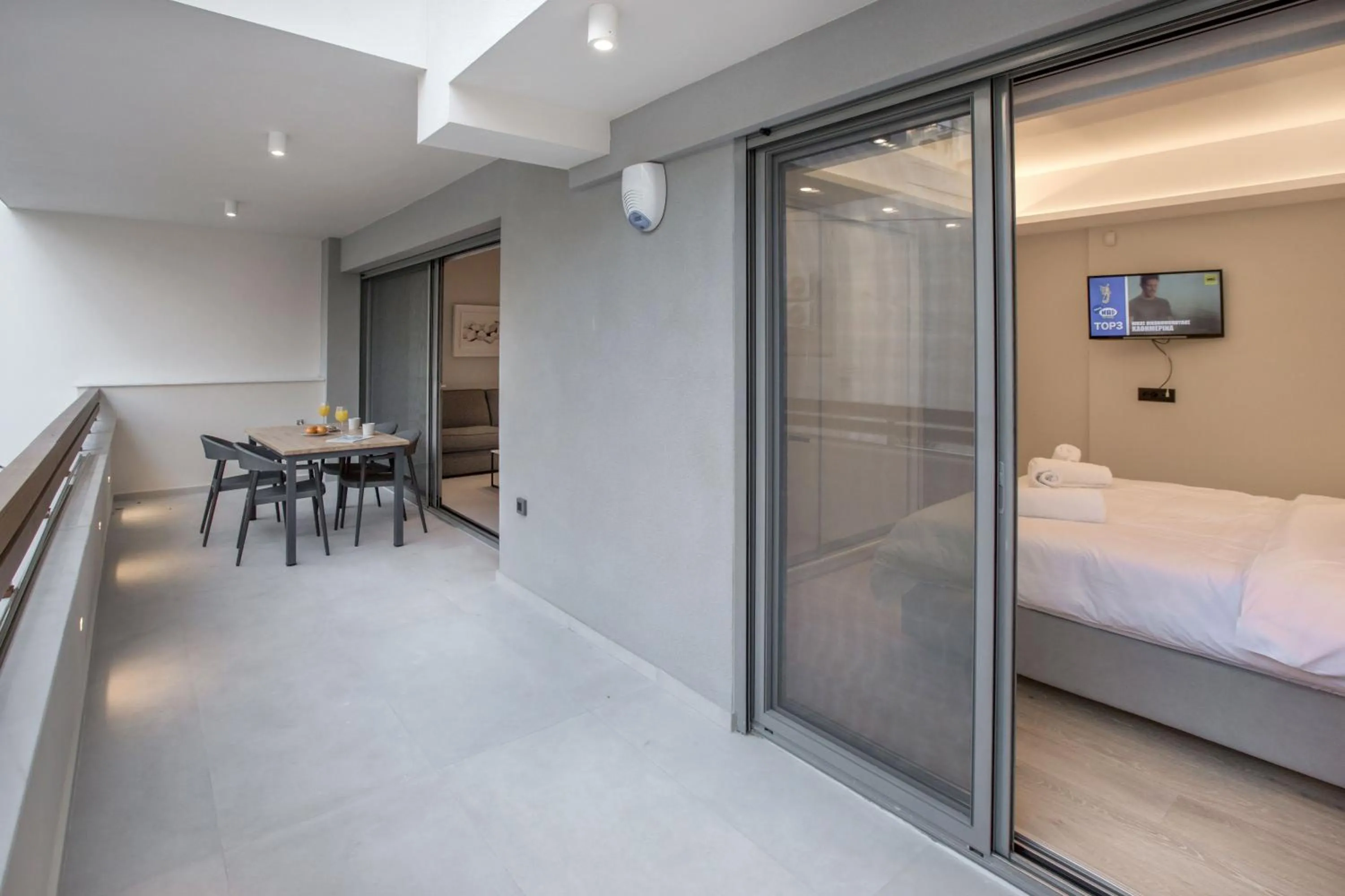 Balcony/Terrace, Bed in Acropolis Golden Suites by GHH