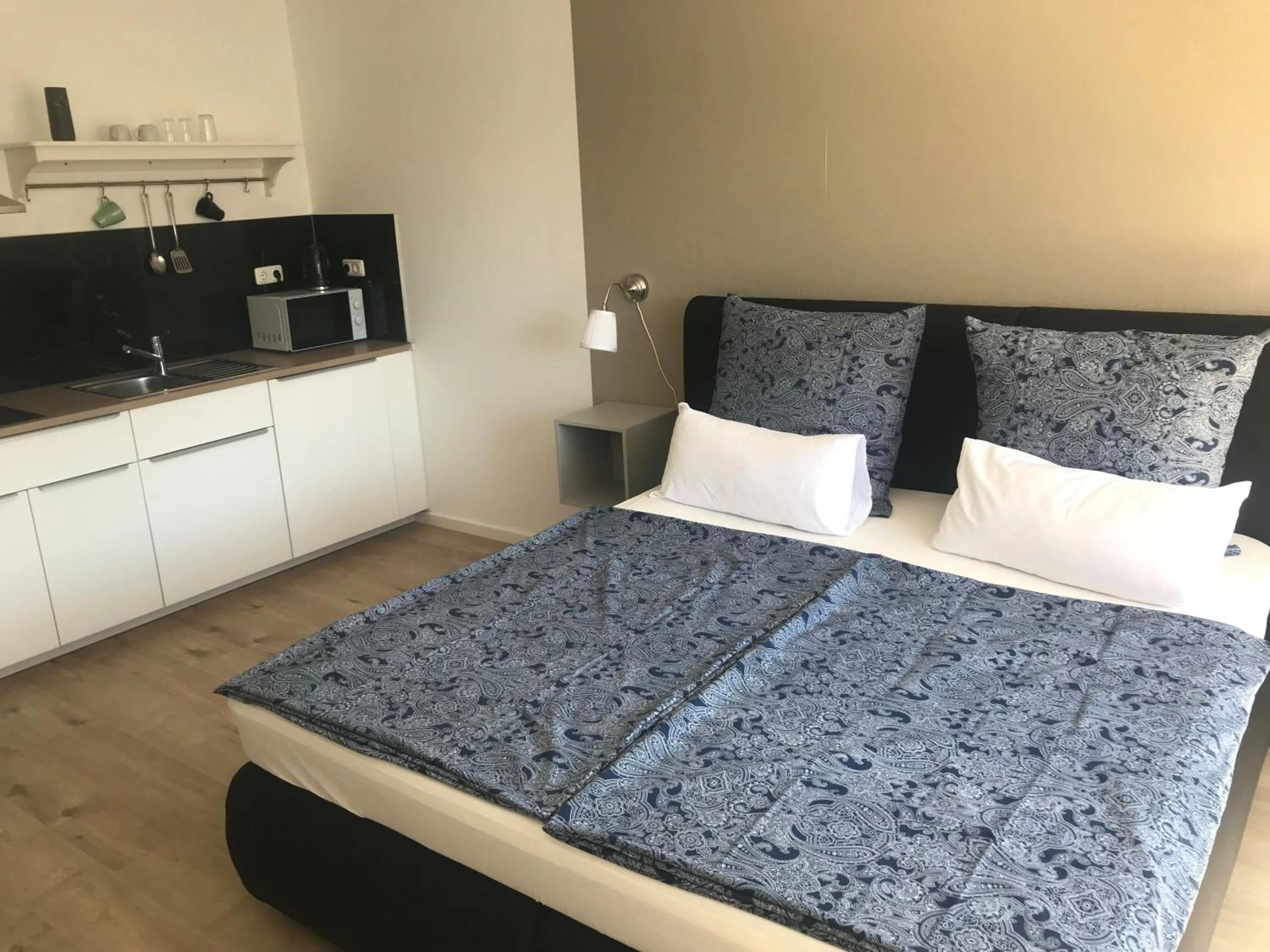 Bed in Maxim Apartments Mainz