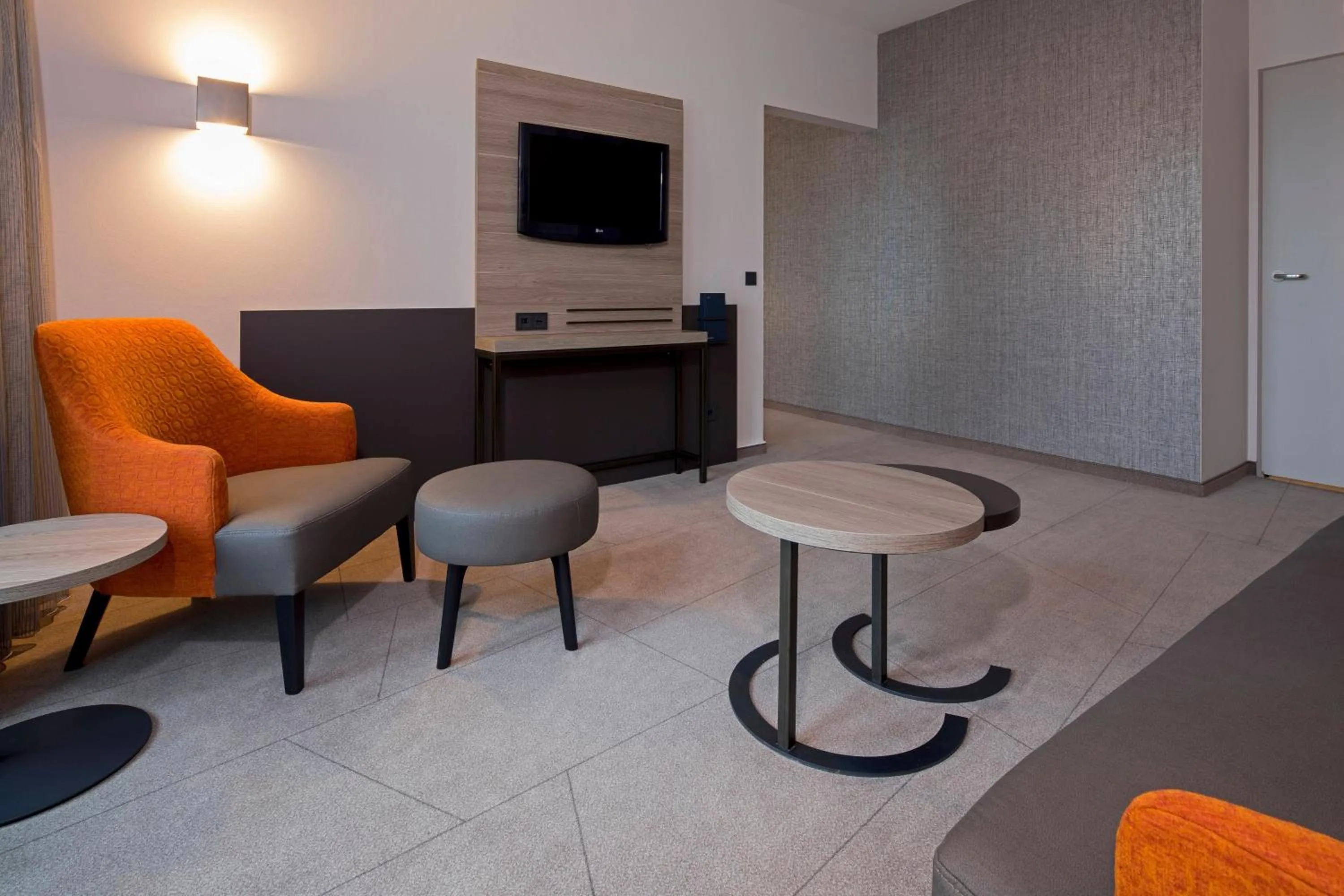 Photo of the whole room in Sheraton Duesseldorf Airport Hotel