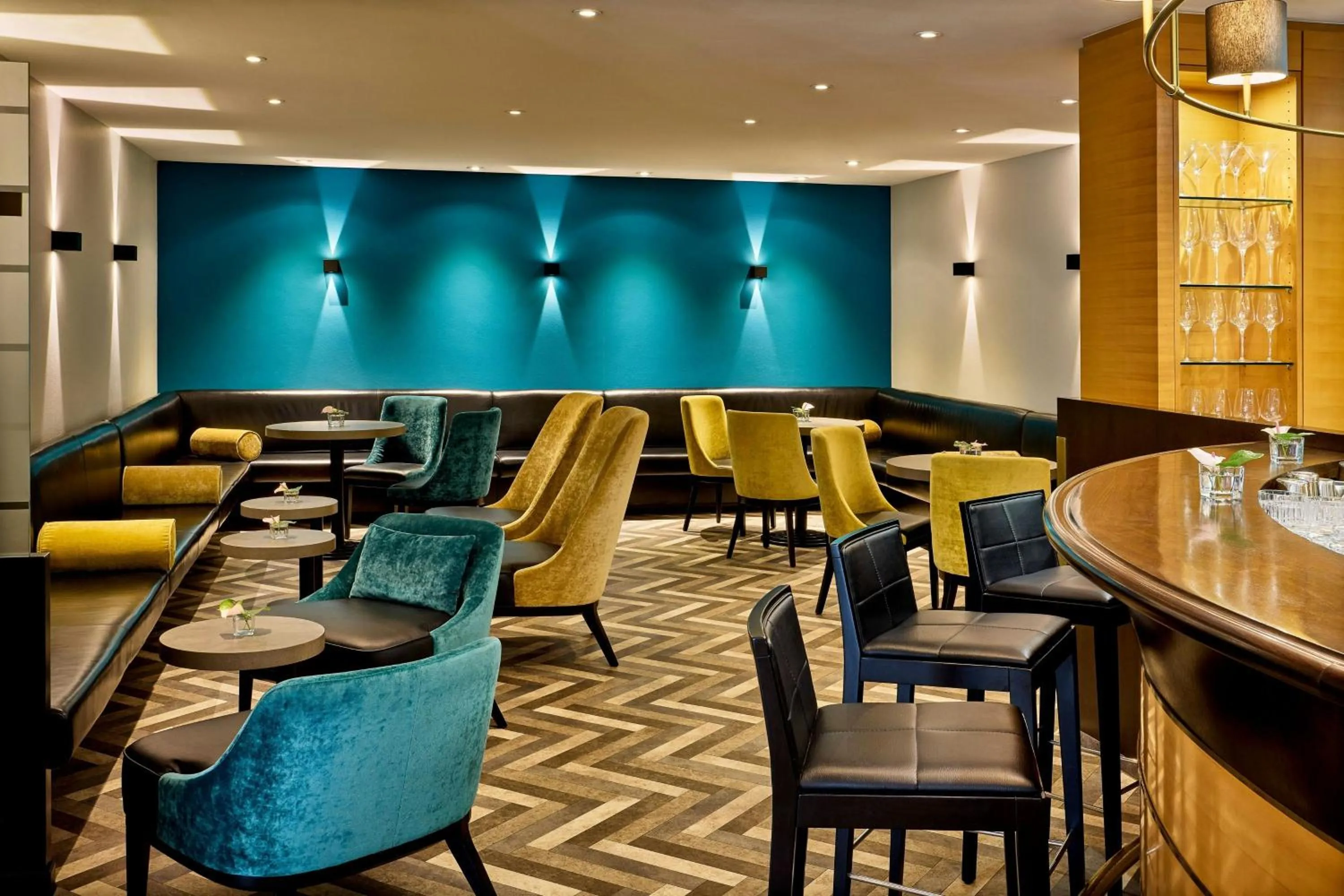 Lounge or bar in Sheraton Duesseldorf Airport Hotel