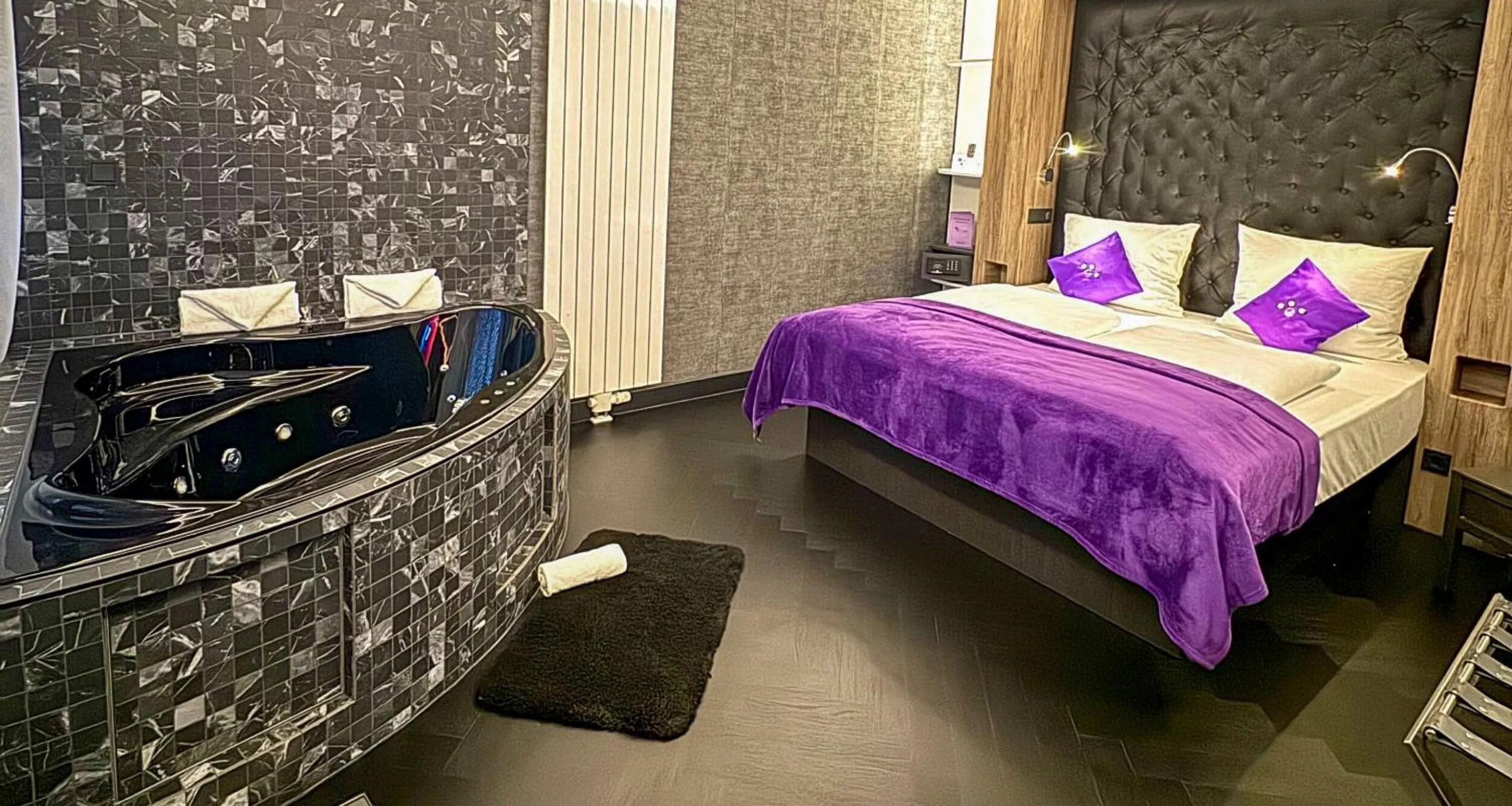 Photo of the whole room, Bed in PLAZA INN stays design Dortmund