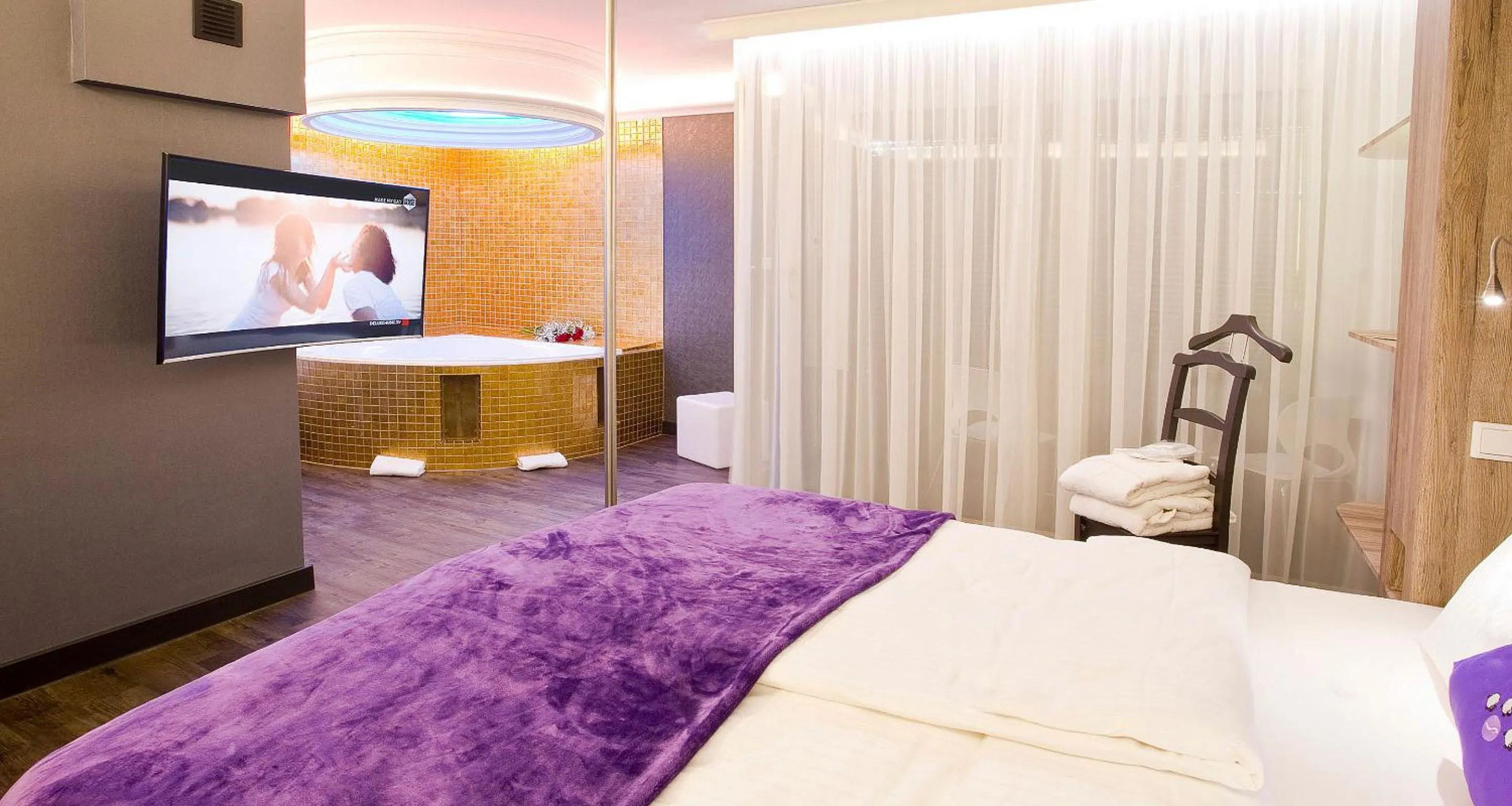 Photo of the whole room, Bed in PLAZA INN stays design Dortmund