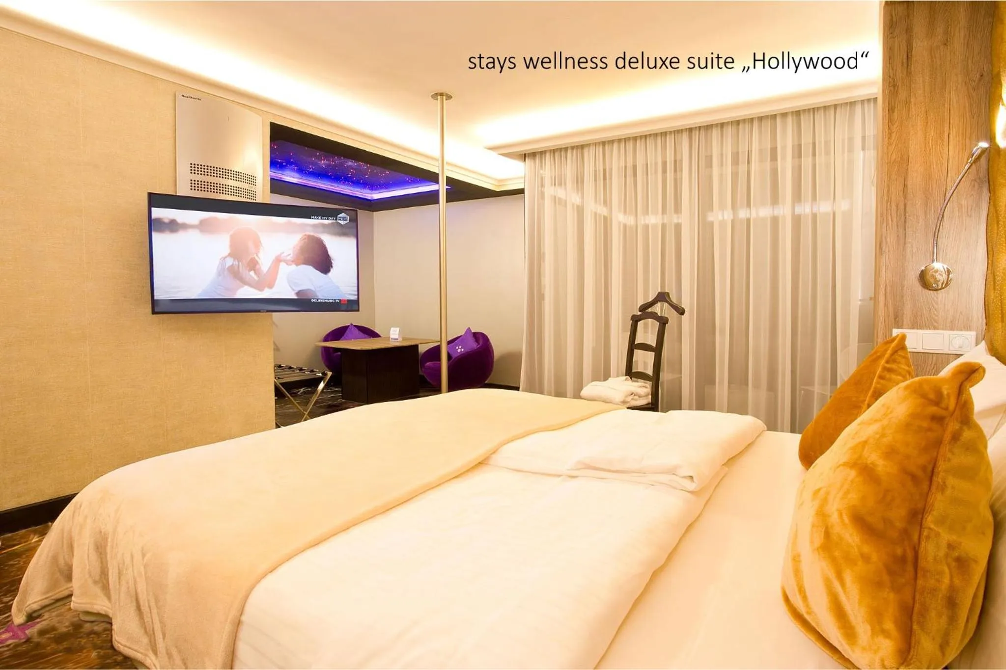 Bed in PLAZA INN stays design Dortmund