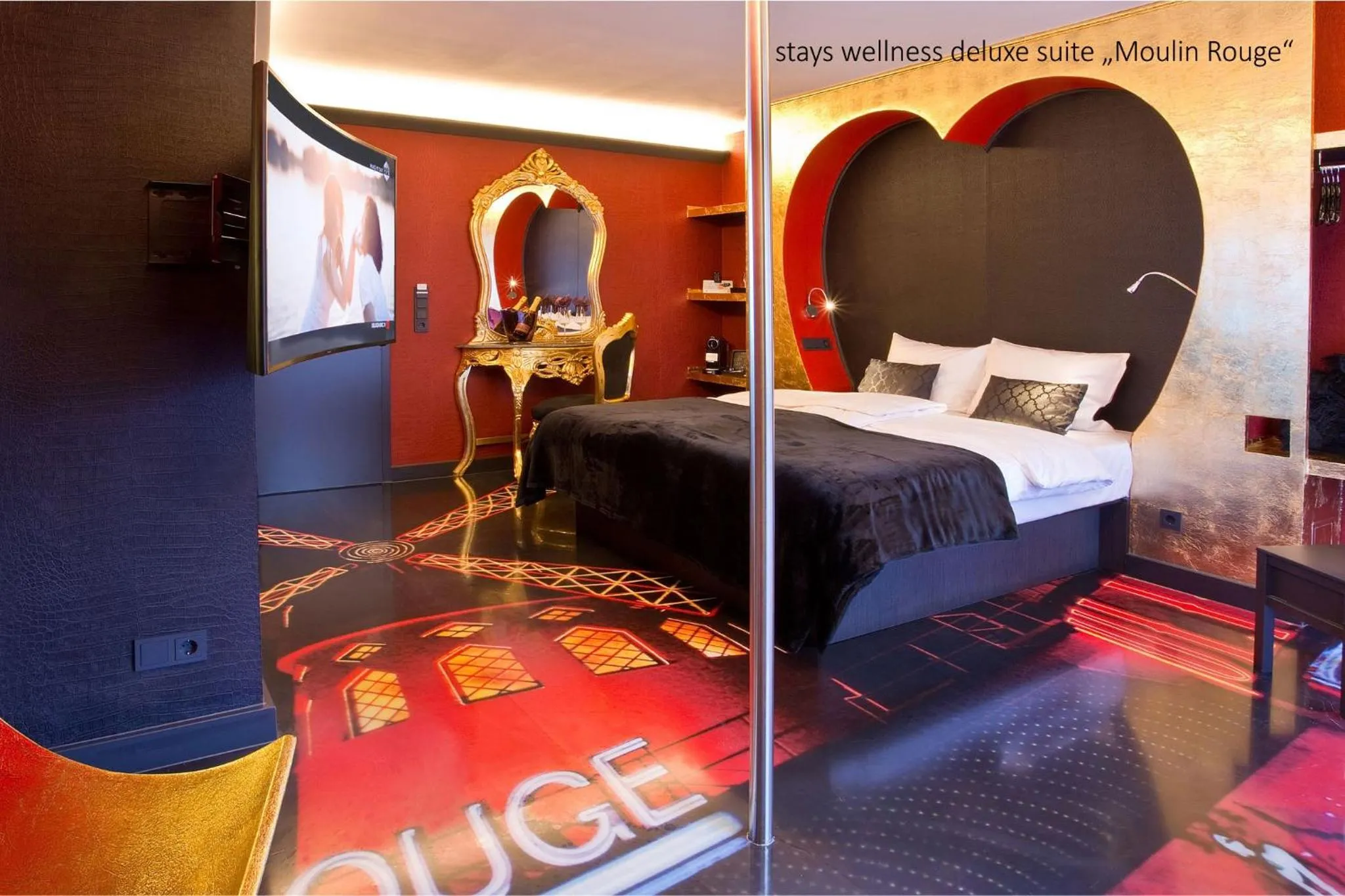 Photo of the whole room, Bed in PLAZA INN stays design Dortmund