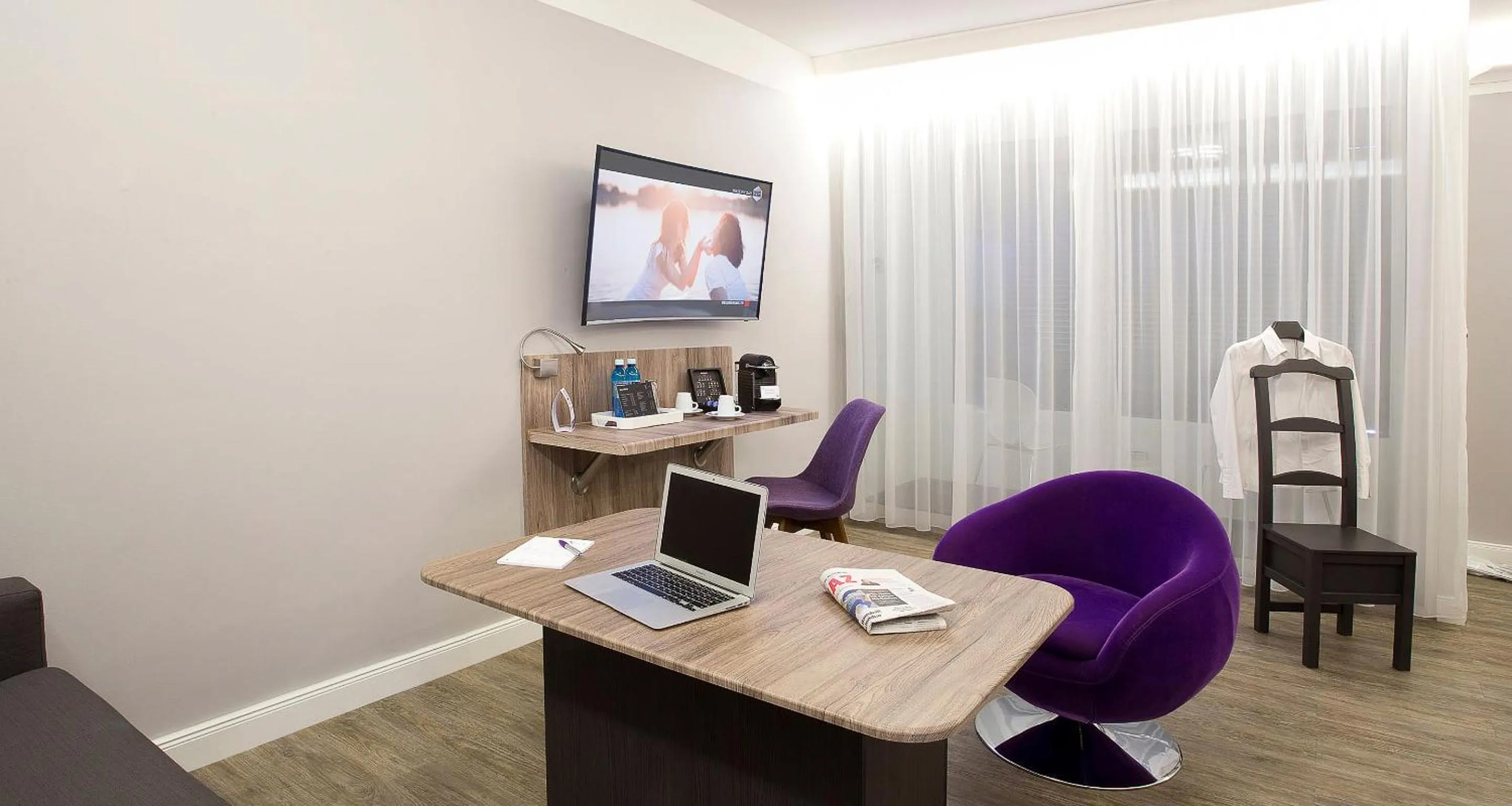 Photo of the whole room in PLAZA INN stays design Dortmund