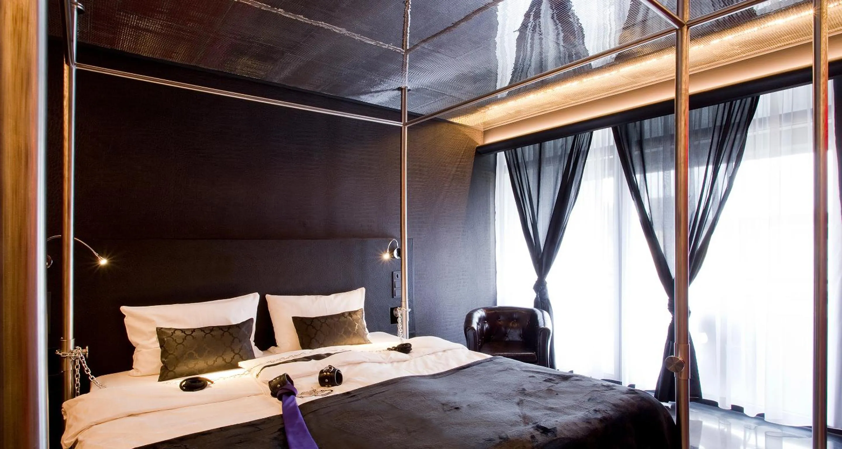 Photo of the whole room, Bed in PLAZA INN stays design Dortmund