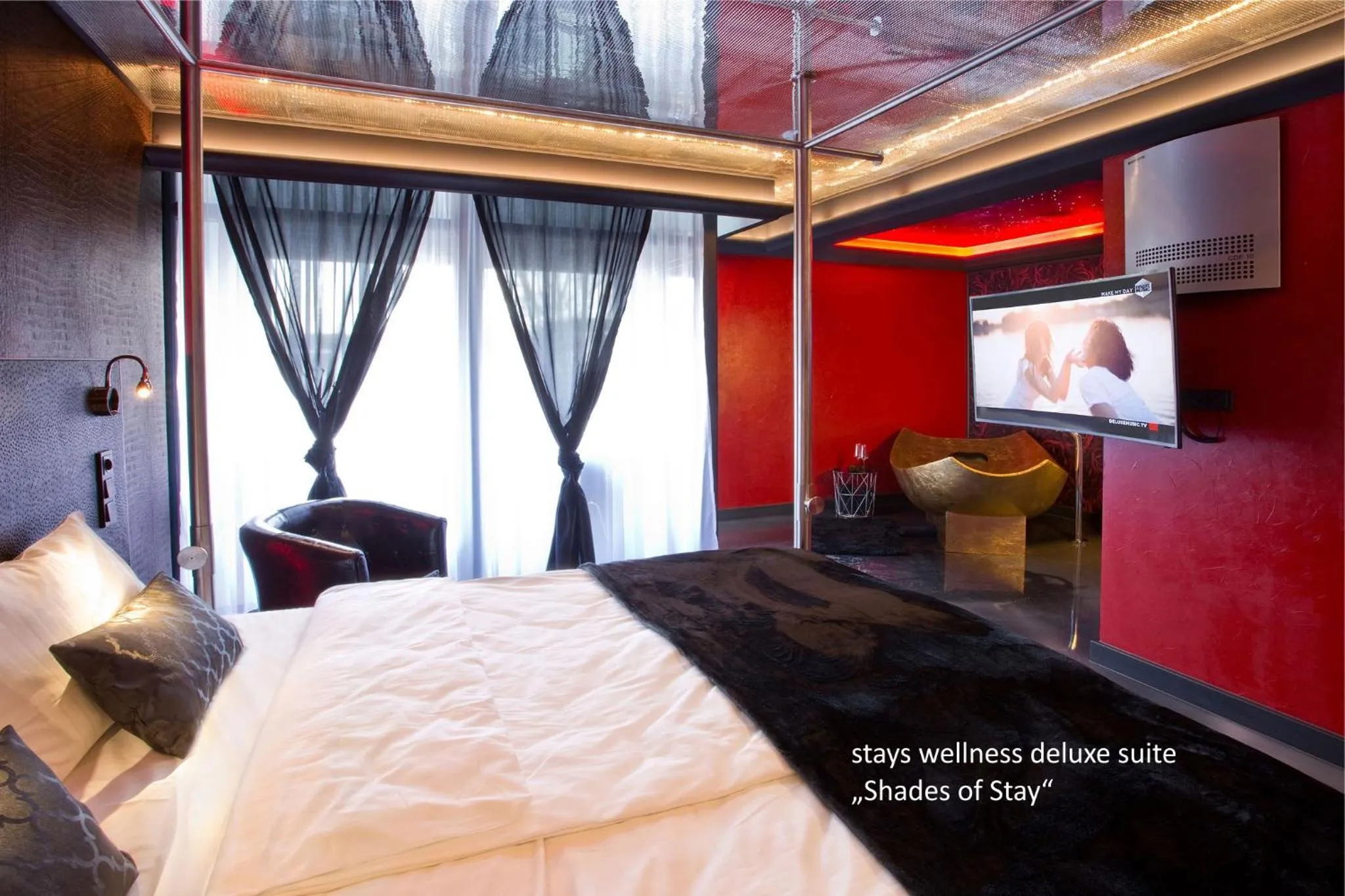 Photo of the whole room, Bed in PLAZA INN stays design Dortmund