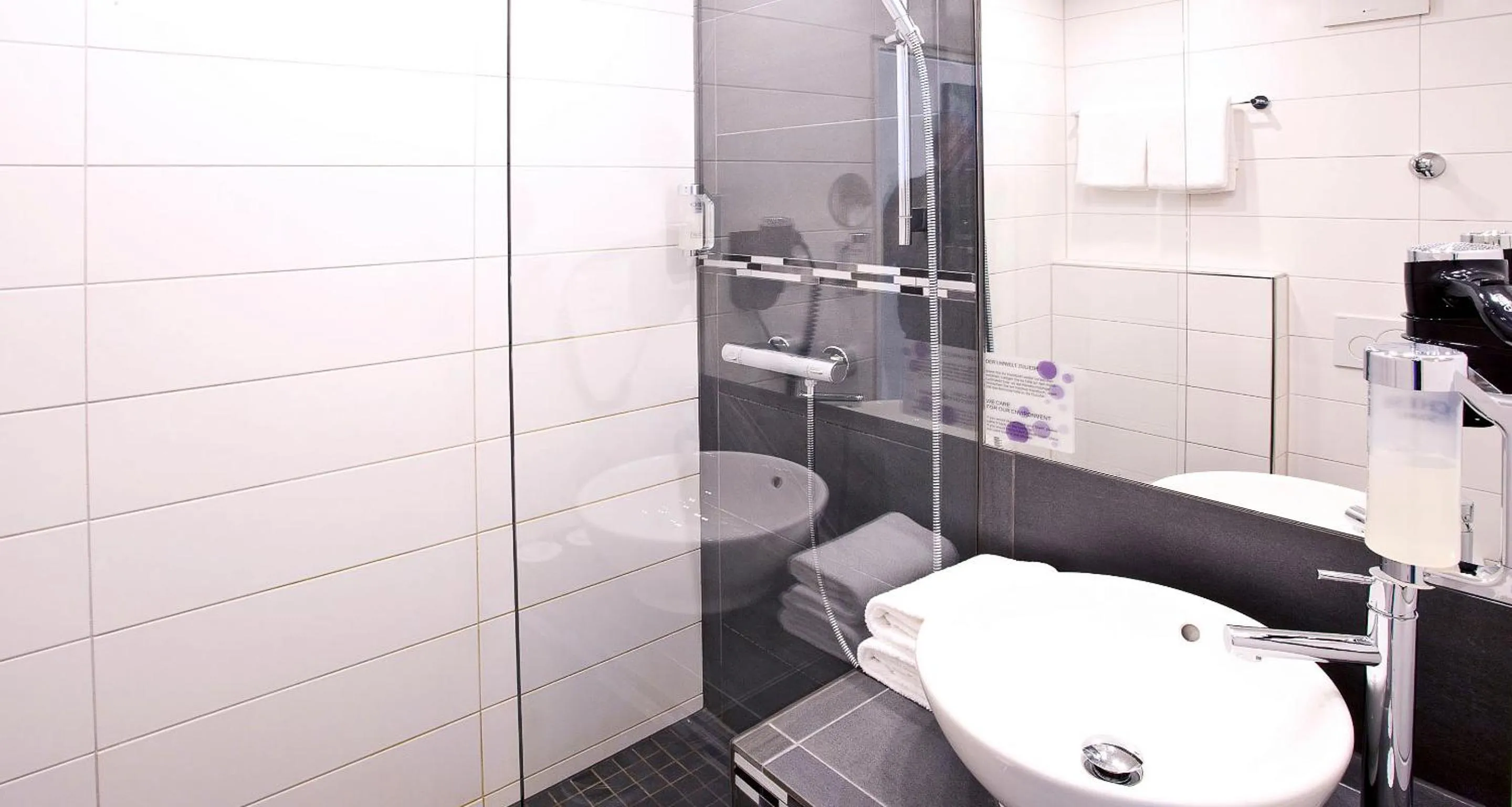 Bathroom in PLAZA INN stays design Dortmund