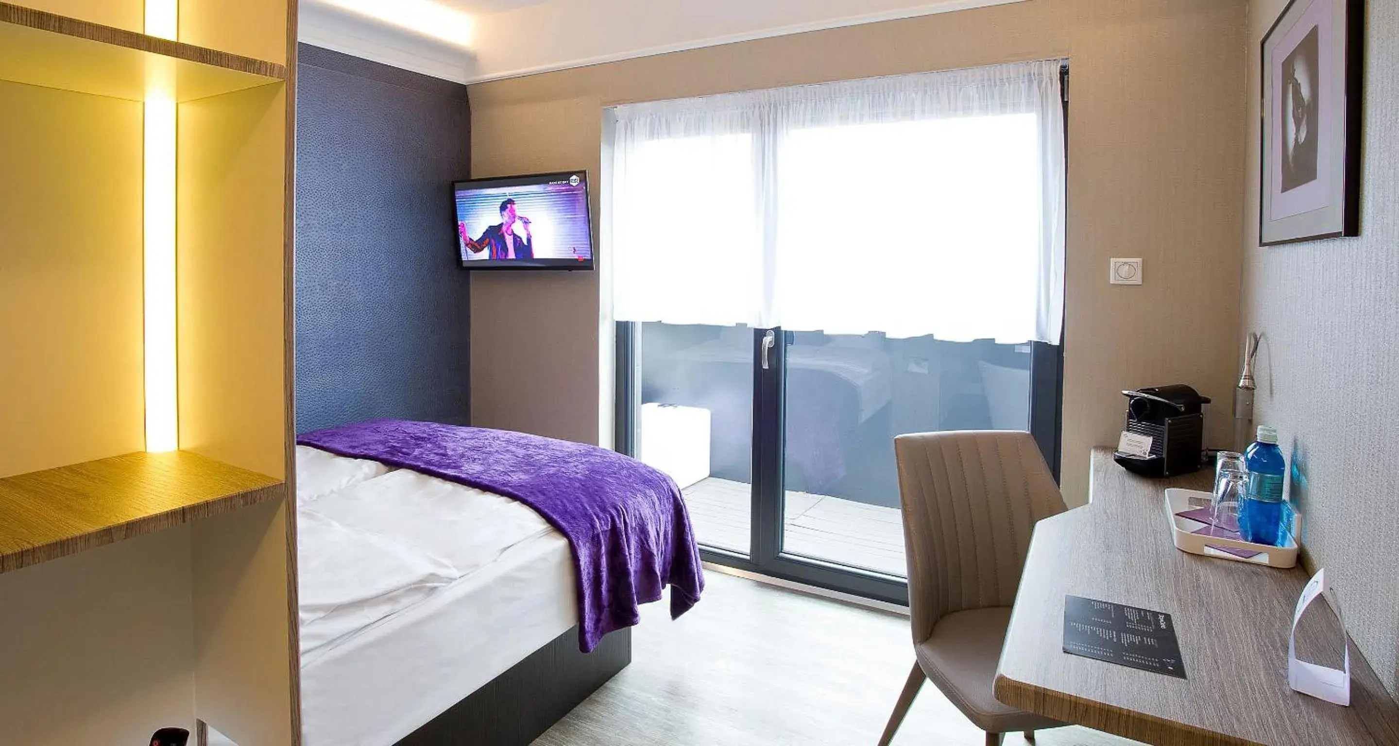 Economy Single Room in PLAZA INN stays design Dortmund Economy Single Room in PLAZA INN stays design Dortmund