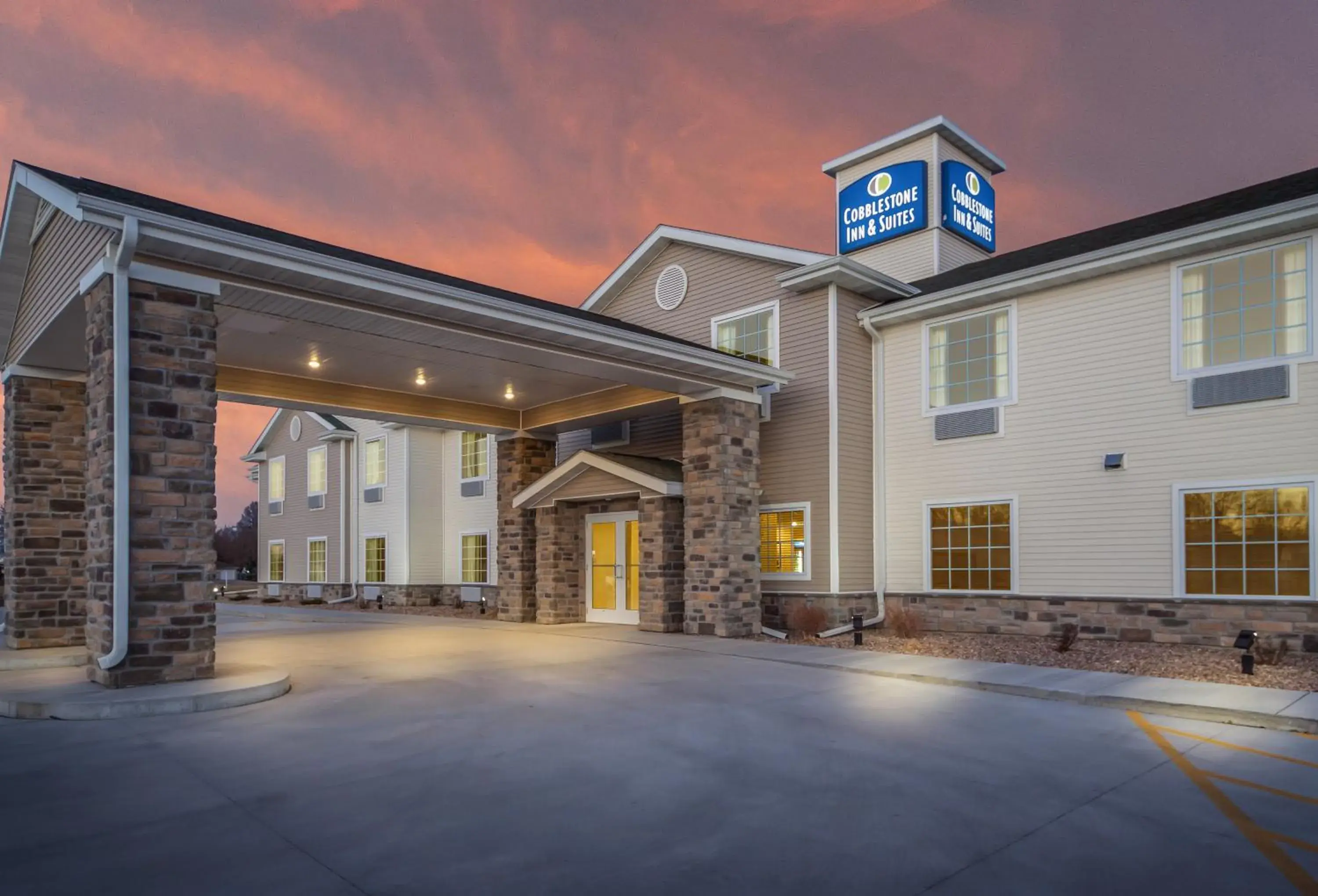 Facade/entrance in Cobblestone Inn & Suites - Holdrege Facade/entrance in Cobblestone Inn & Suites - Holdrege