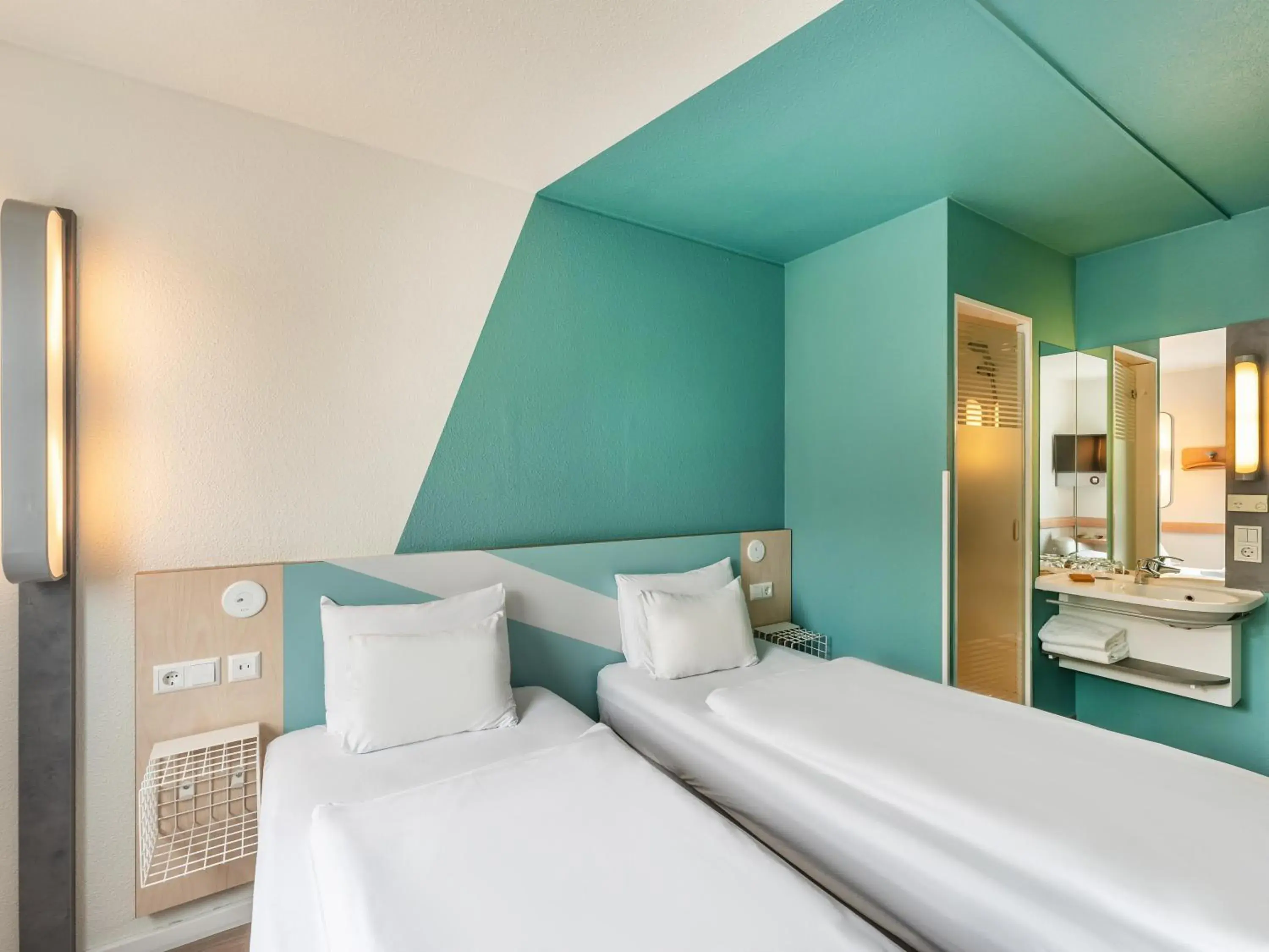 Twin Room in ibis budget Freiburg Sued Twin Room in ibis budget Freiburg Sued