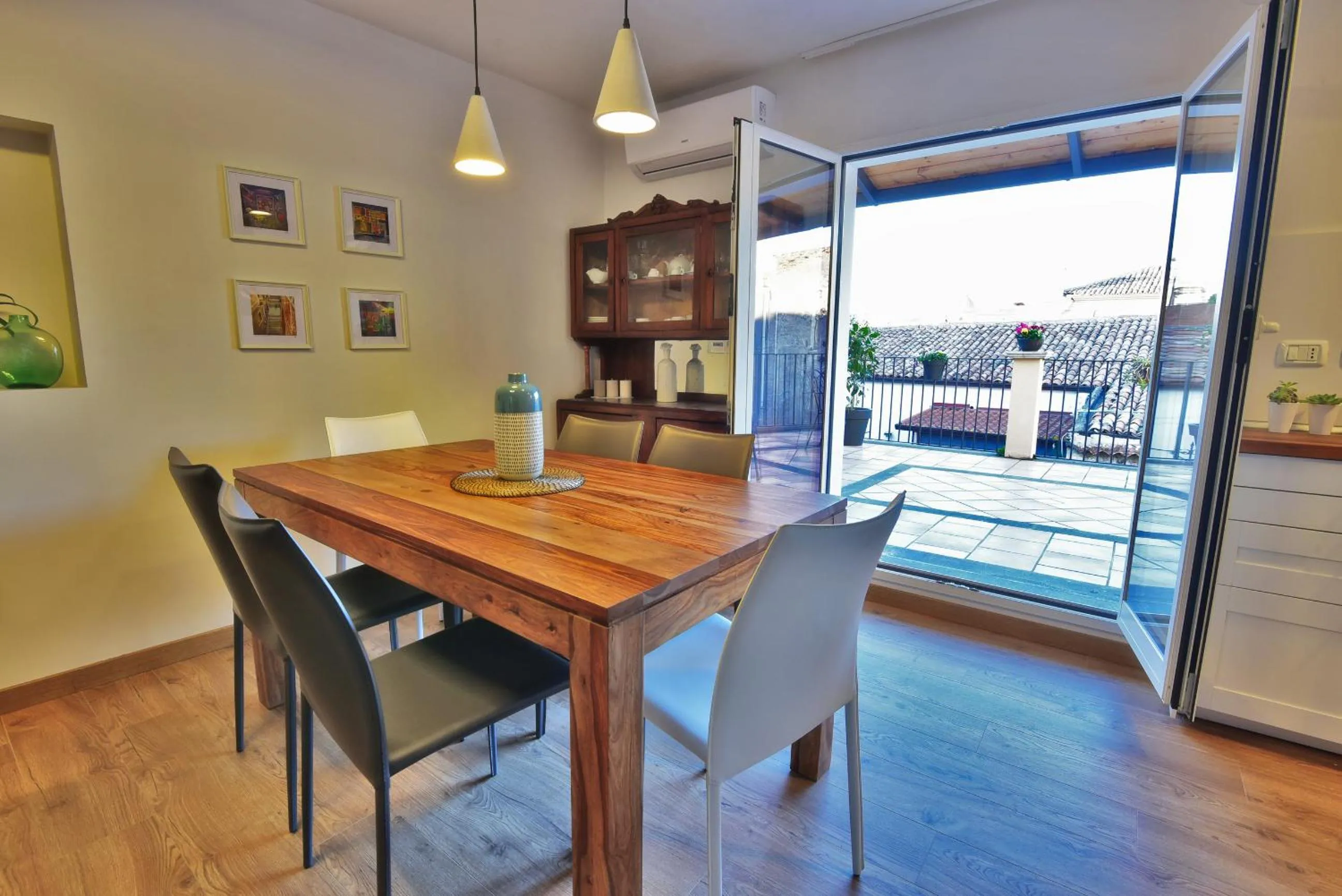 Dining area in Badia Apartment
