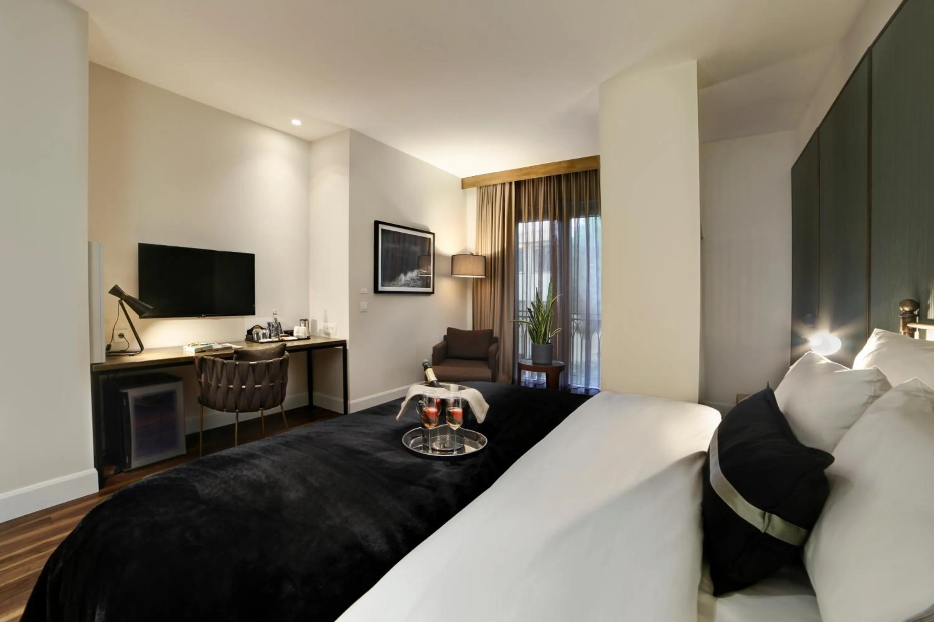 Bed in 39 Kalamış Marina Hotel & Restaurant