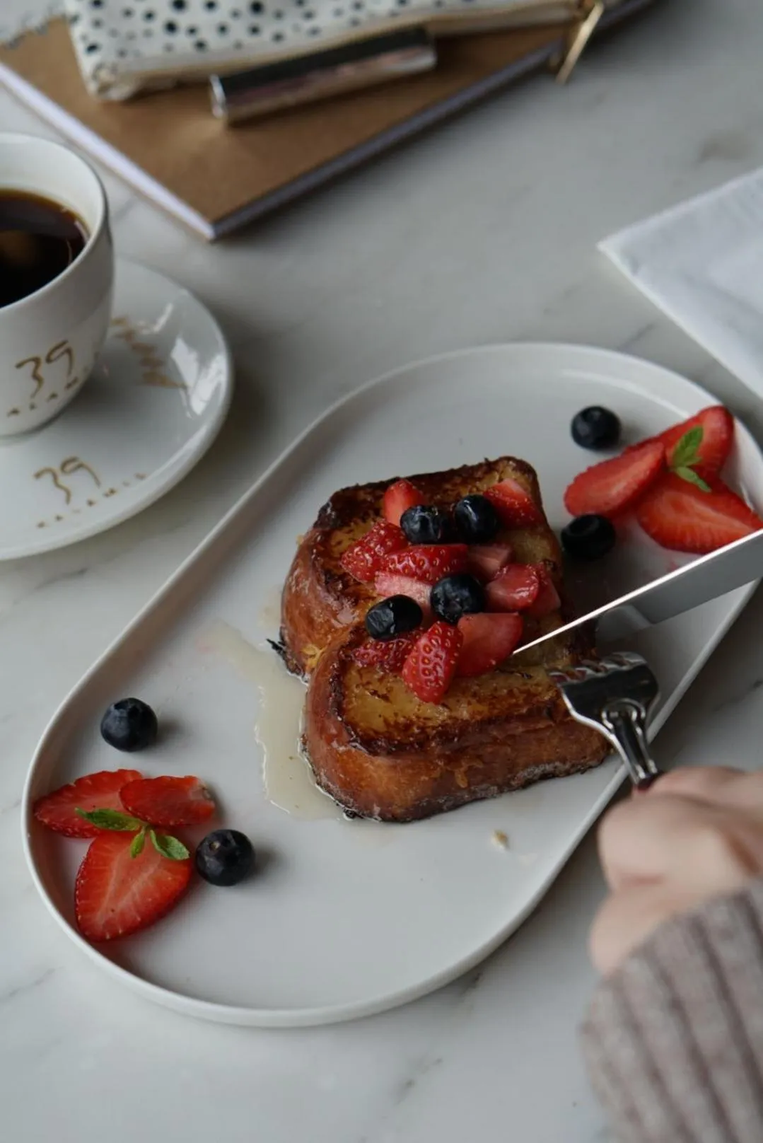 Food and drinks in 39 Kalamış Marina Hotel & Restaurant