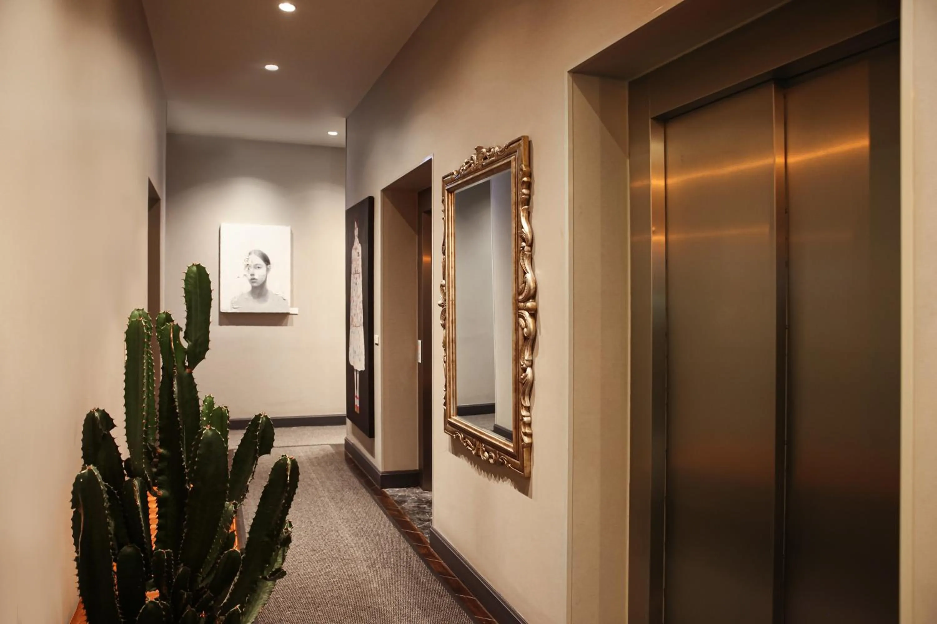 elevator in 39 Kalamış Marina Hotel & Restaurant