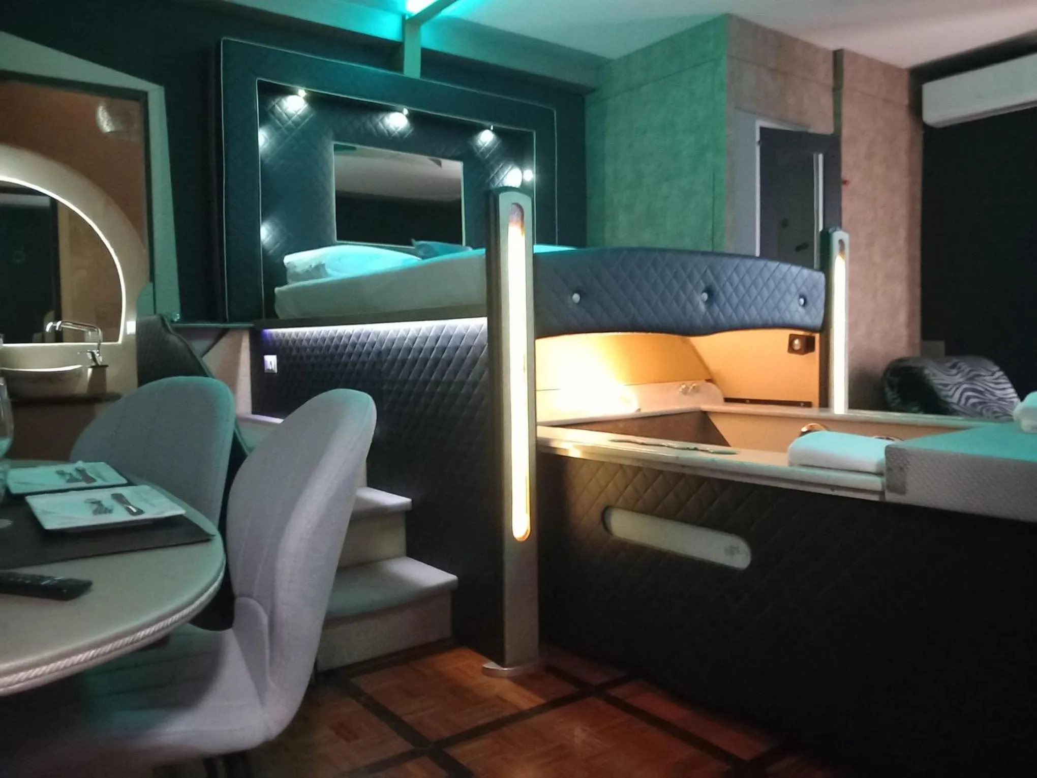 Deluxe Suite with Spa Bath in Boutique Roma D'Autore - Il Nido d'Amore
