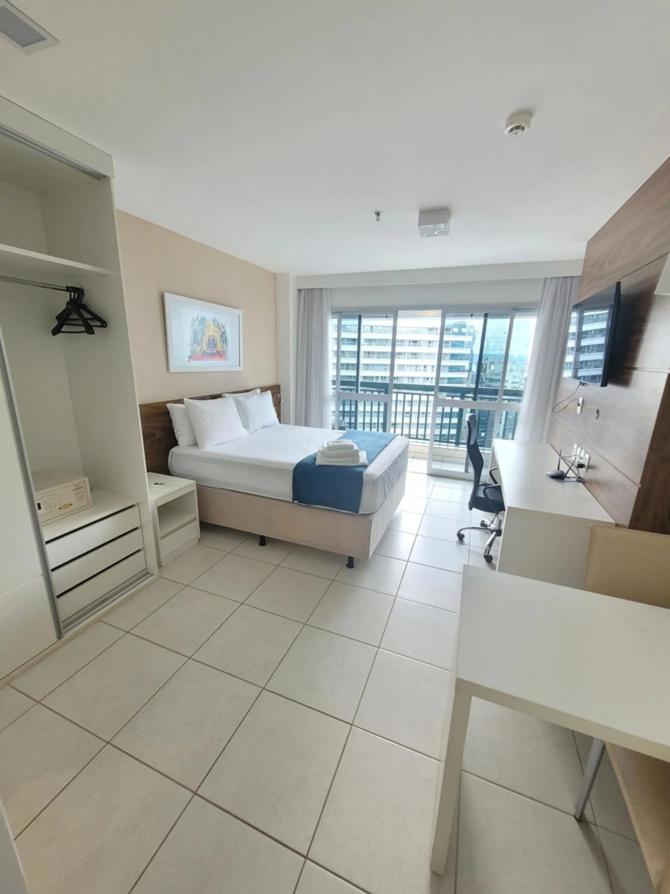 TV and multimedia, Bed in Flat Vision Executivo Premium By Rei dos Flats