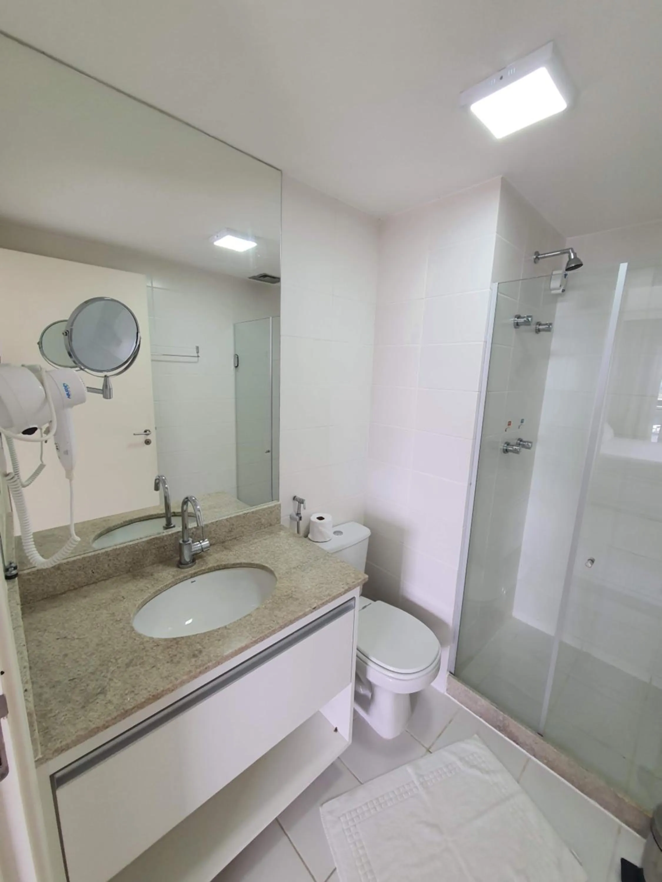 Shower in Flat Vision Executivo Premium By Rei dos Flats