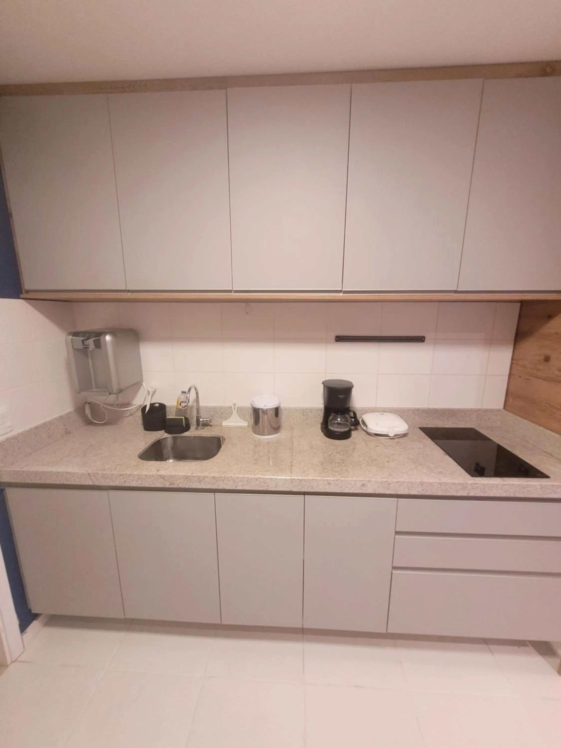 Coffee/tea facilities in Flat Vision Executivo Premium By Rei dos Flats