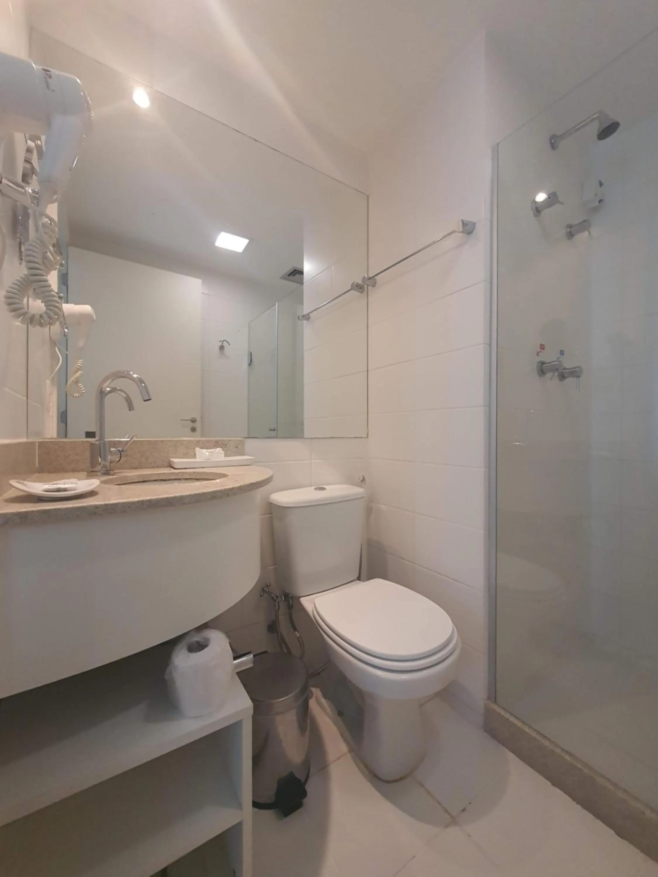 Shower in Flat Vision Executivo Premium By Rei dos Flats