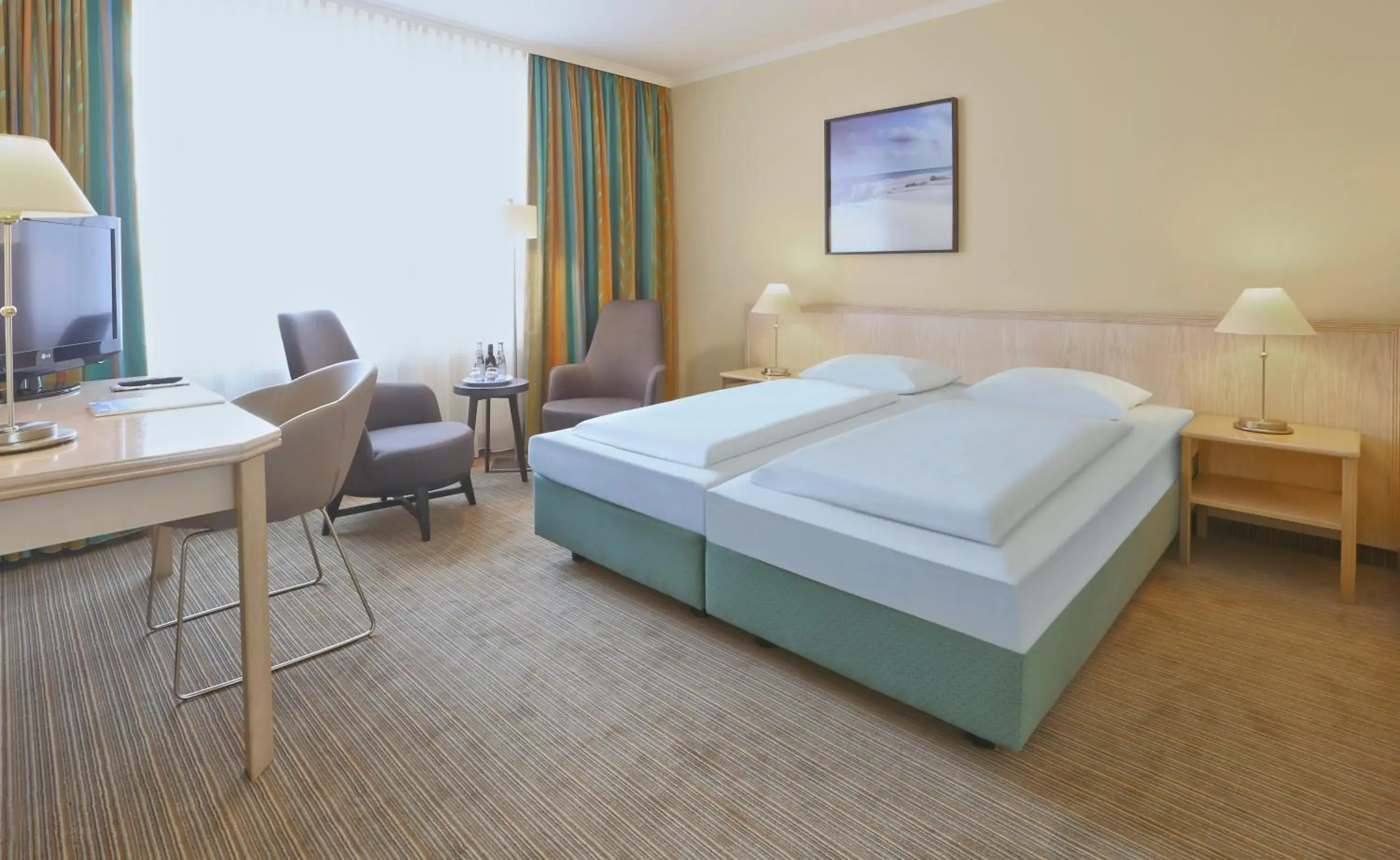 Photo of the whole room, Bed in Upstalsboom Parkhotel Photo of the whole room, Bed in Upstalsboom Parkhotel