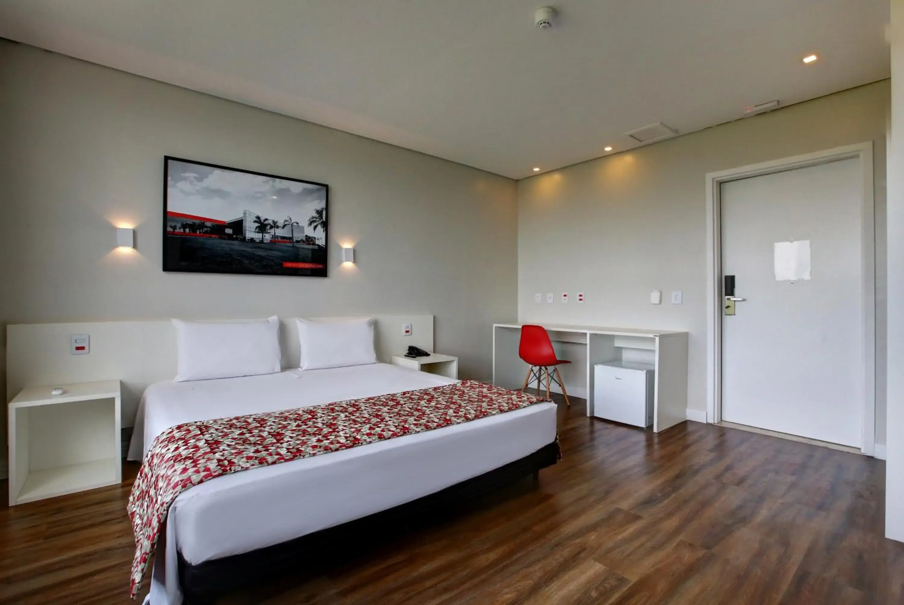 Queen Room - single occupancy - Disability Access in Sleep Inn Paulínia Queen Room - single occupancy - Disability Access in Sleep Inn Paulínia
