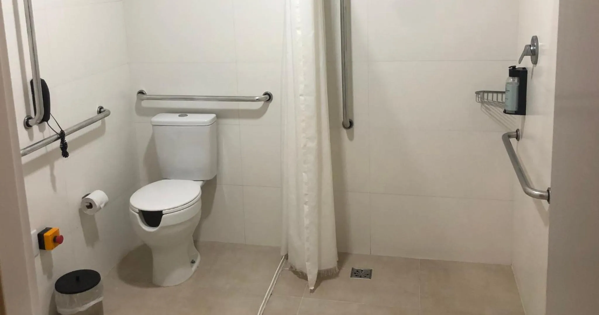 Bathroom in Sleep Inn Paulínia