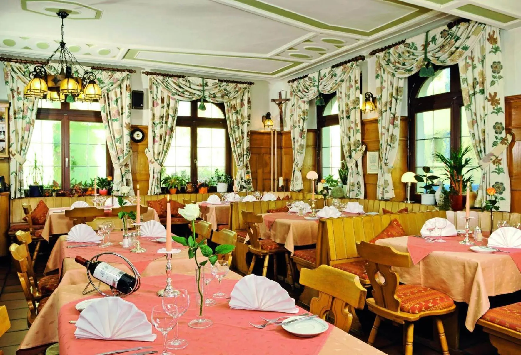 Restaurant/places to eat in Hotel Restaurant Zum Hirschen